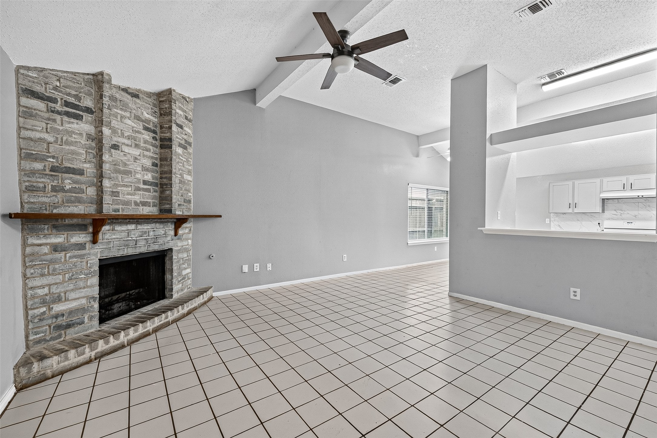 1811 Crosscoach Lane Property Photo 8