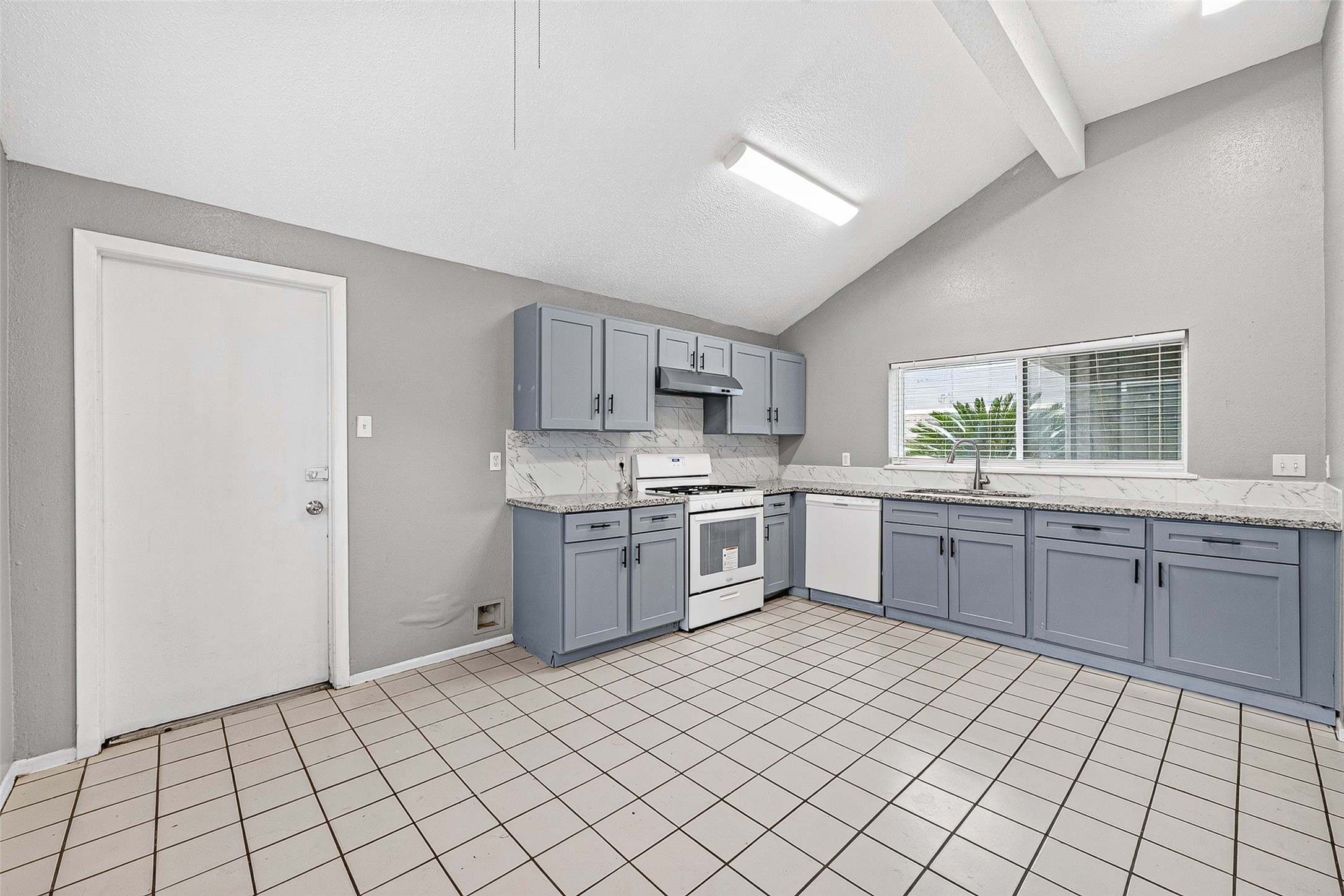 1811 Crosscoach Lane Property Photo 11