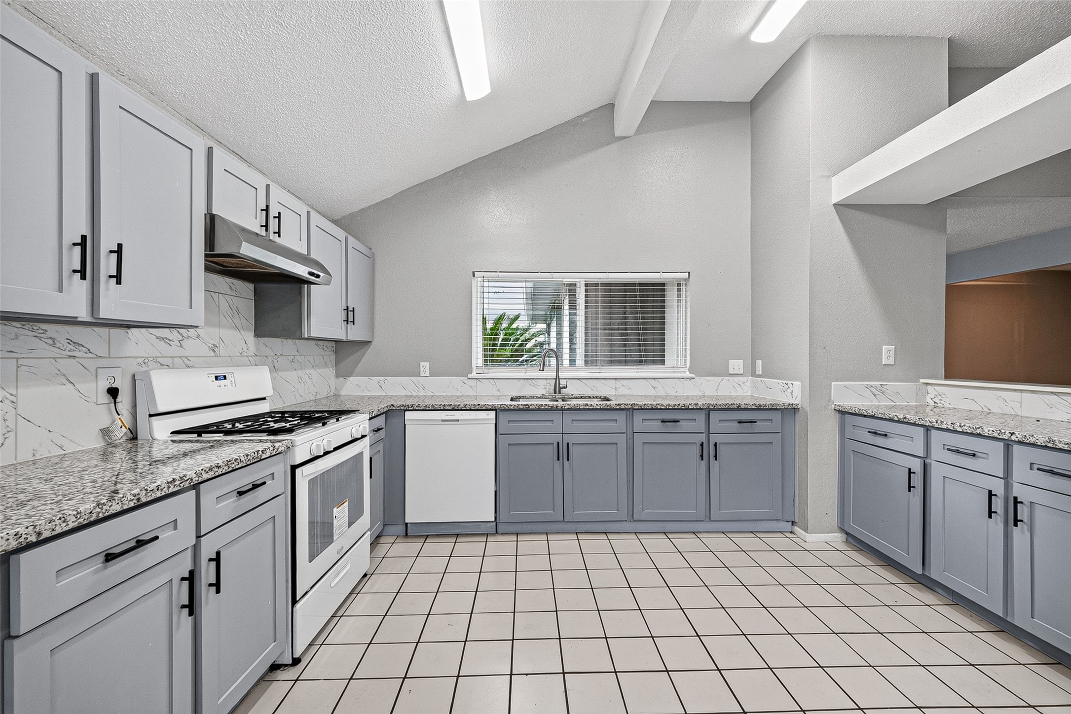 1811 Crosscoach Lane Property Photo 12