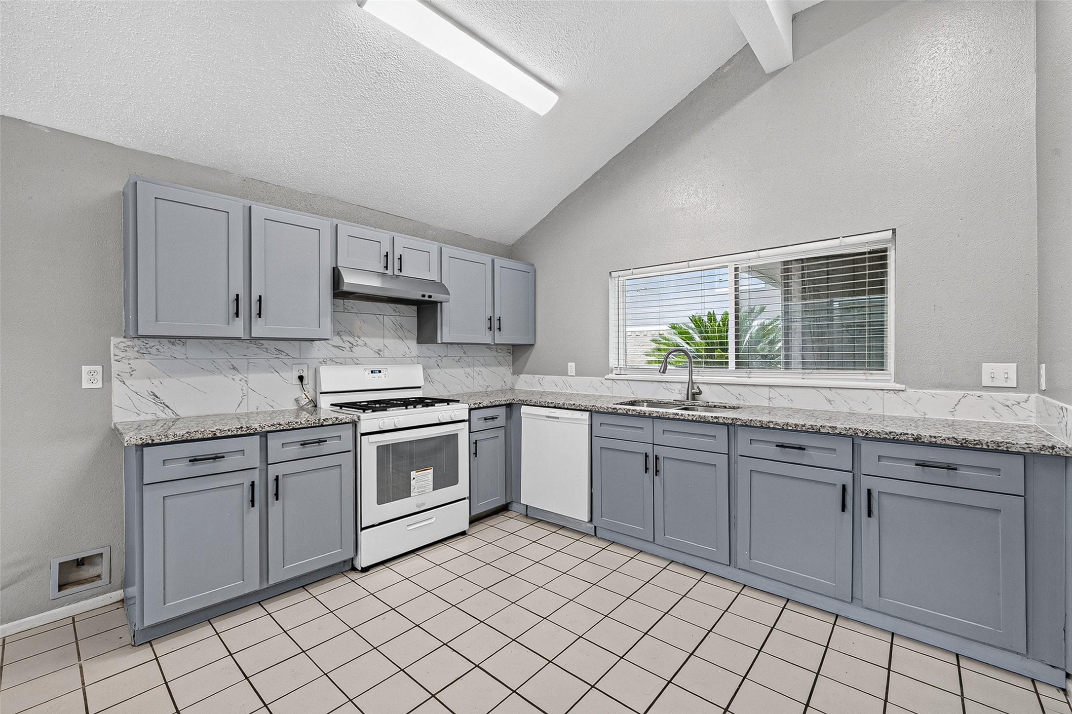 1811 Crosscoach Lane Property Photo 13
