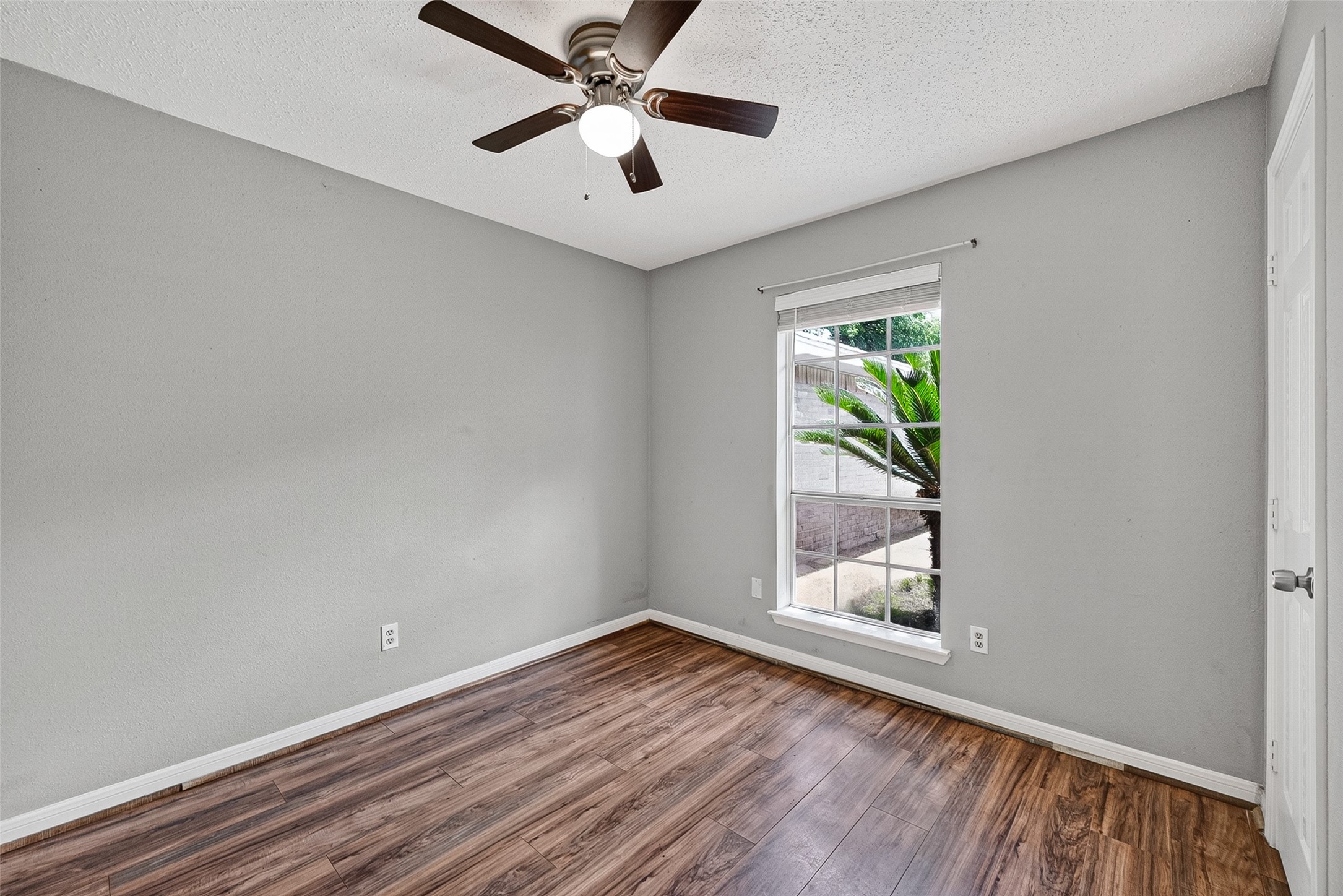 1811 Crosscoach Lane Property Photo 22
