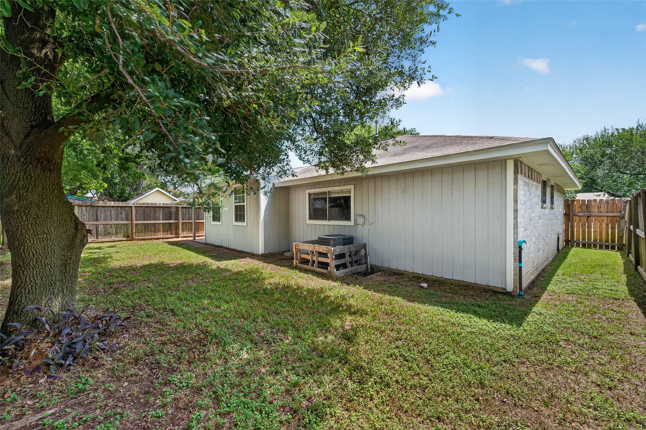 1811 Crosscoach Lane Property Photo 31