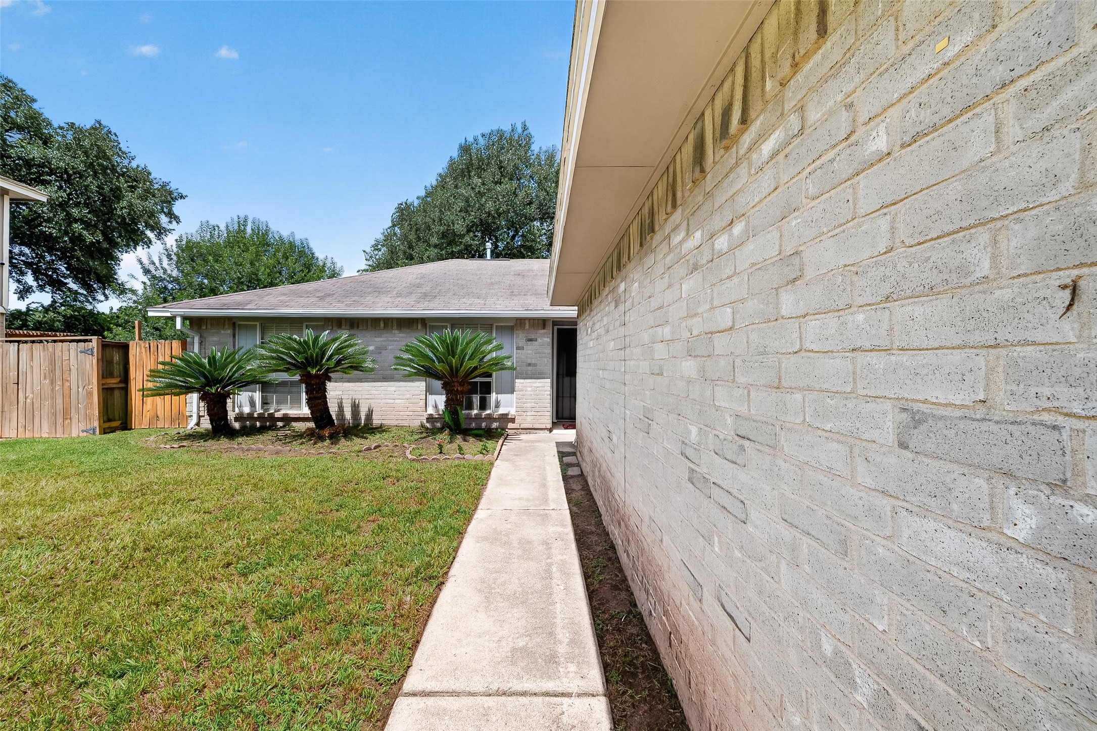 1811 Crosscoach Lane Property Photo 34
