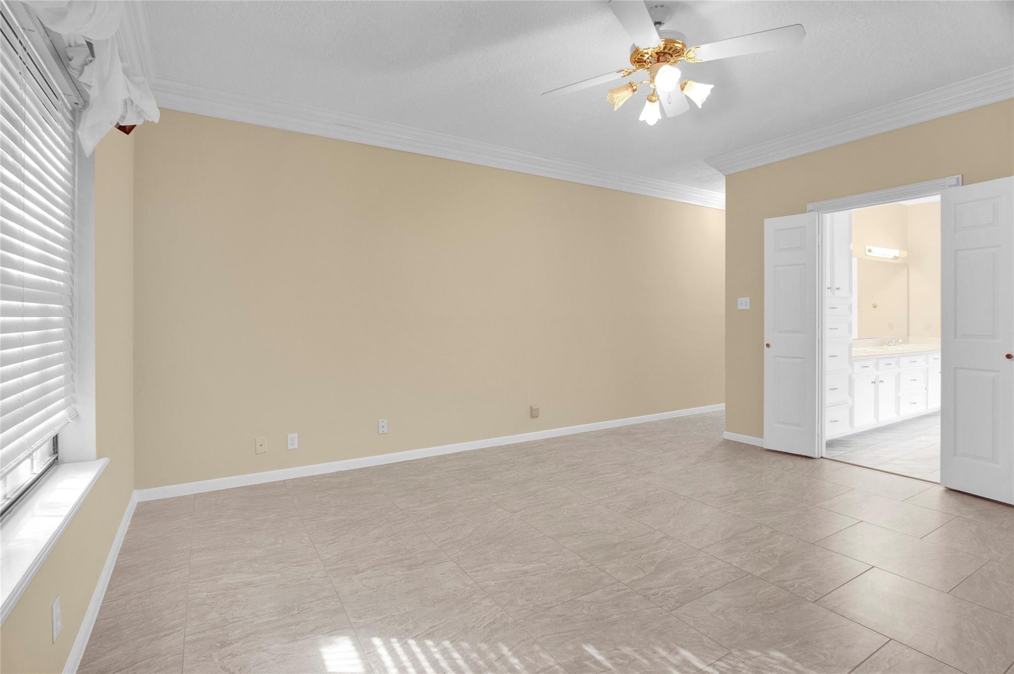 611 N Hickory Street Property Photo 15