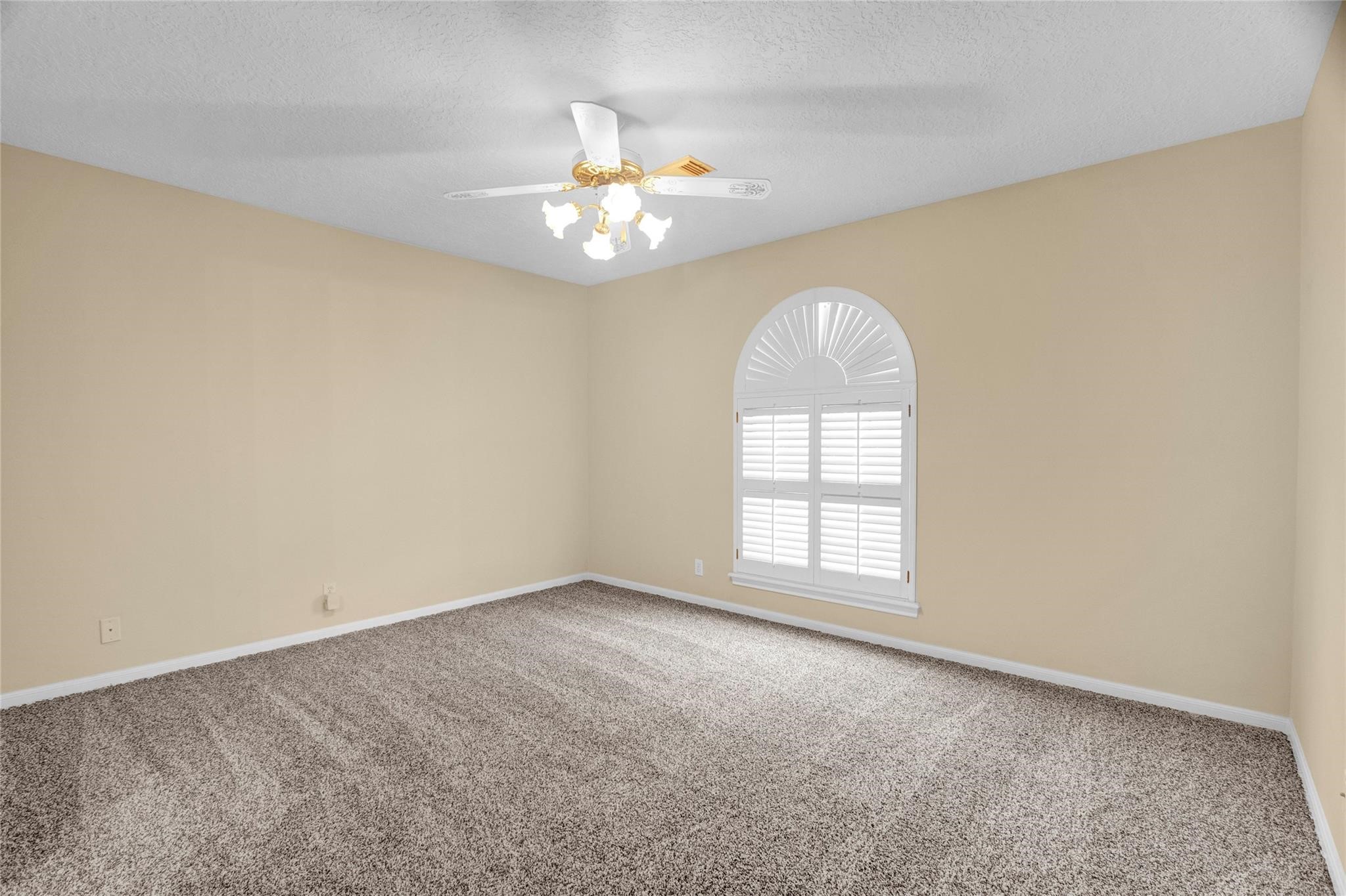 611 N Hickory Street Property Photo 19