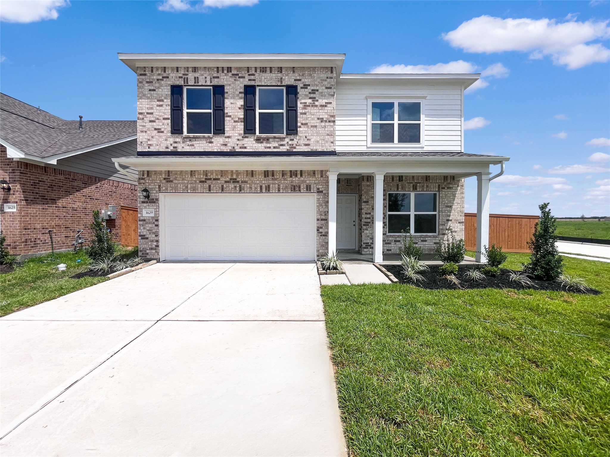 1629 River Scene Trail Property Photo 1