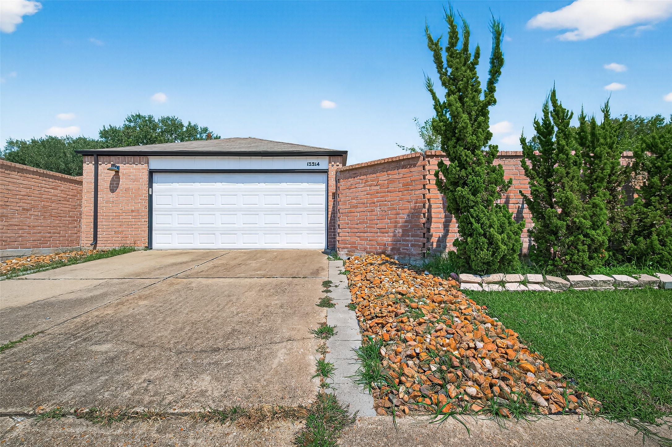 15914 Val Vista Drive Property Photo 1