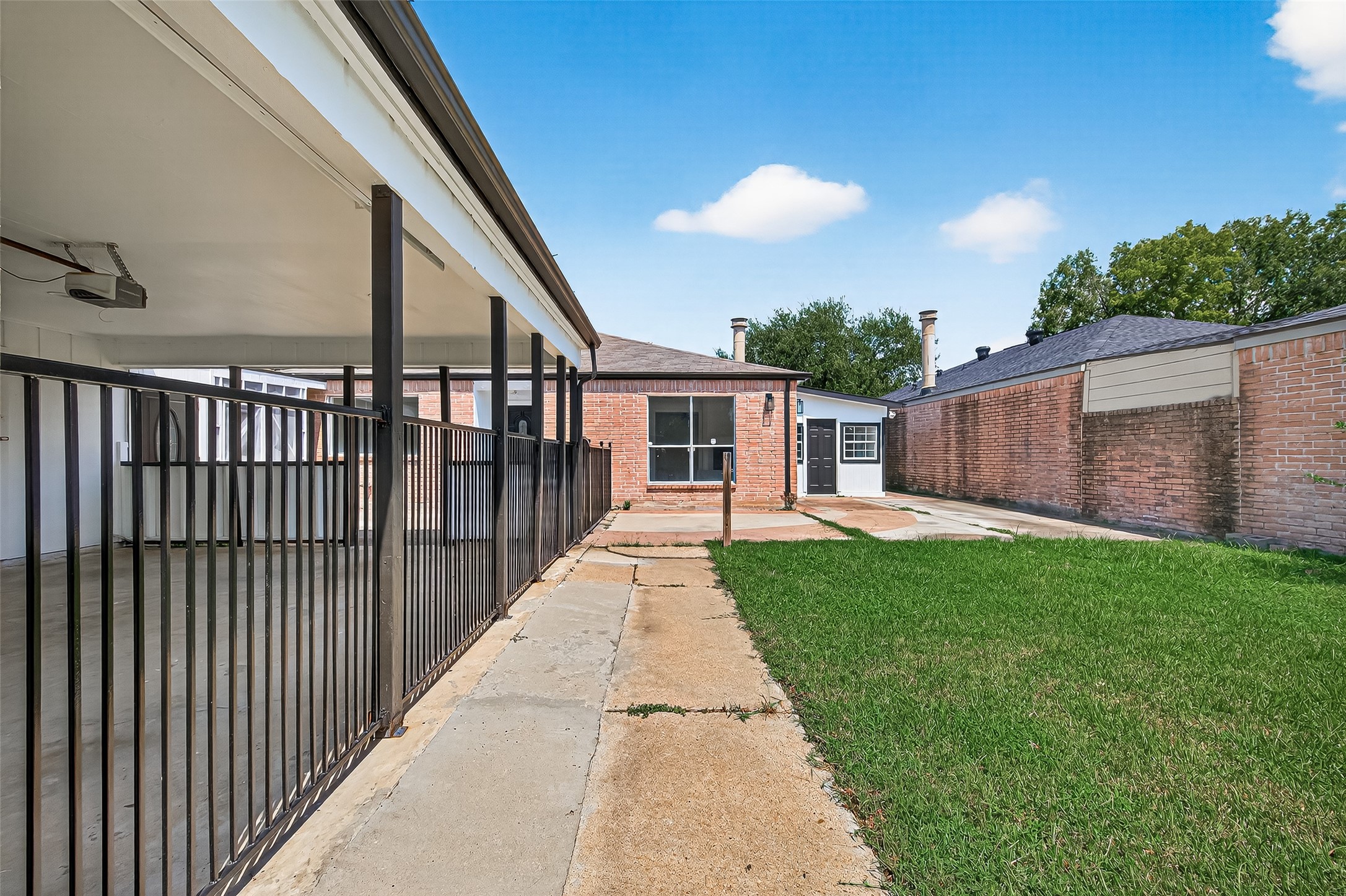 15914 Val Vista Drive Property Photo 2
