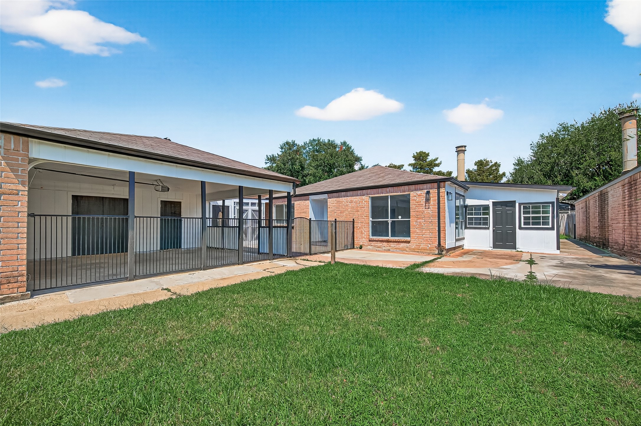 15914 Val Vista Drive Property Photo 4