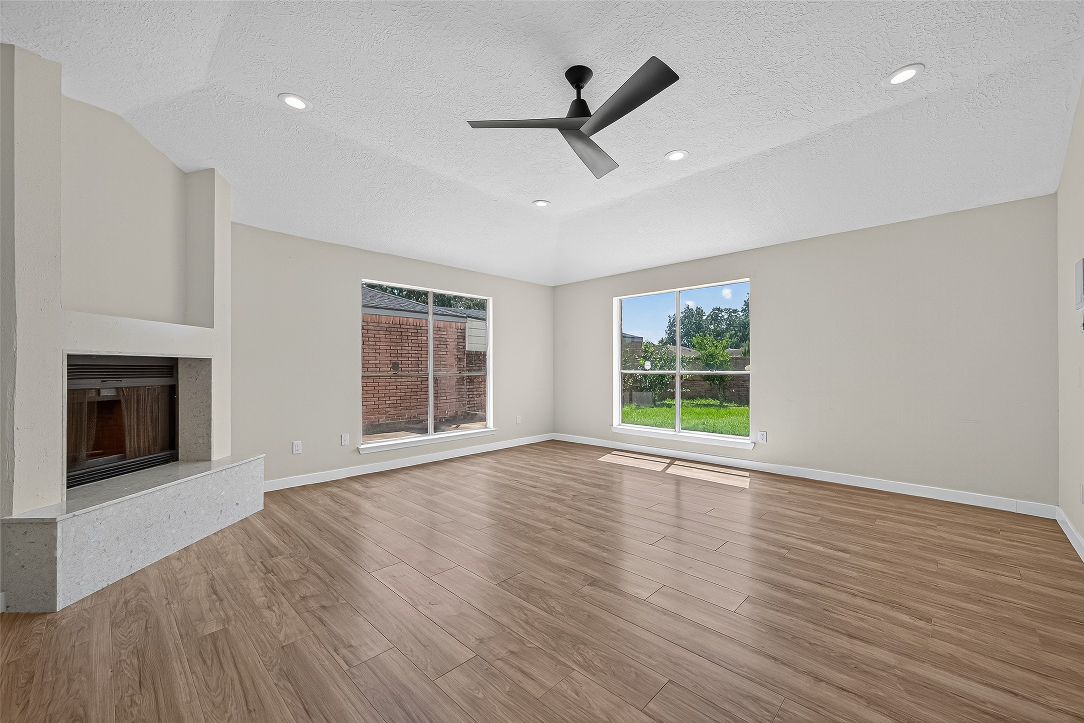 15914 Val Vista Drive Property Photo 10