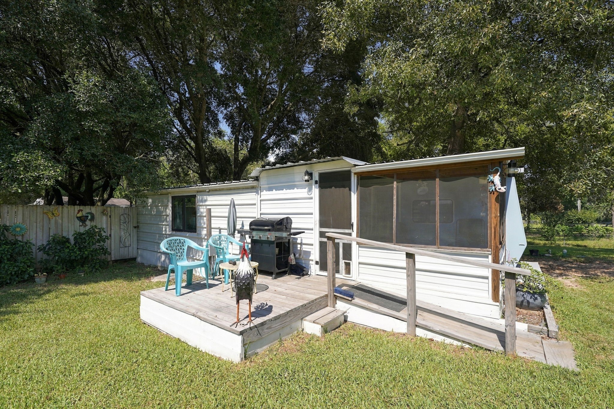 11 Pine Road W Property Photo 2
