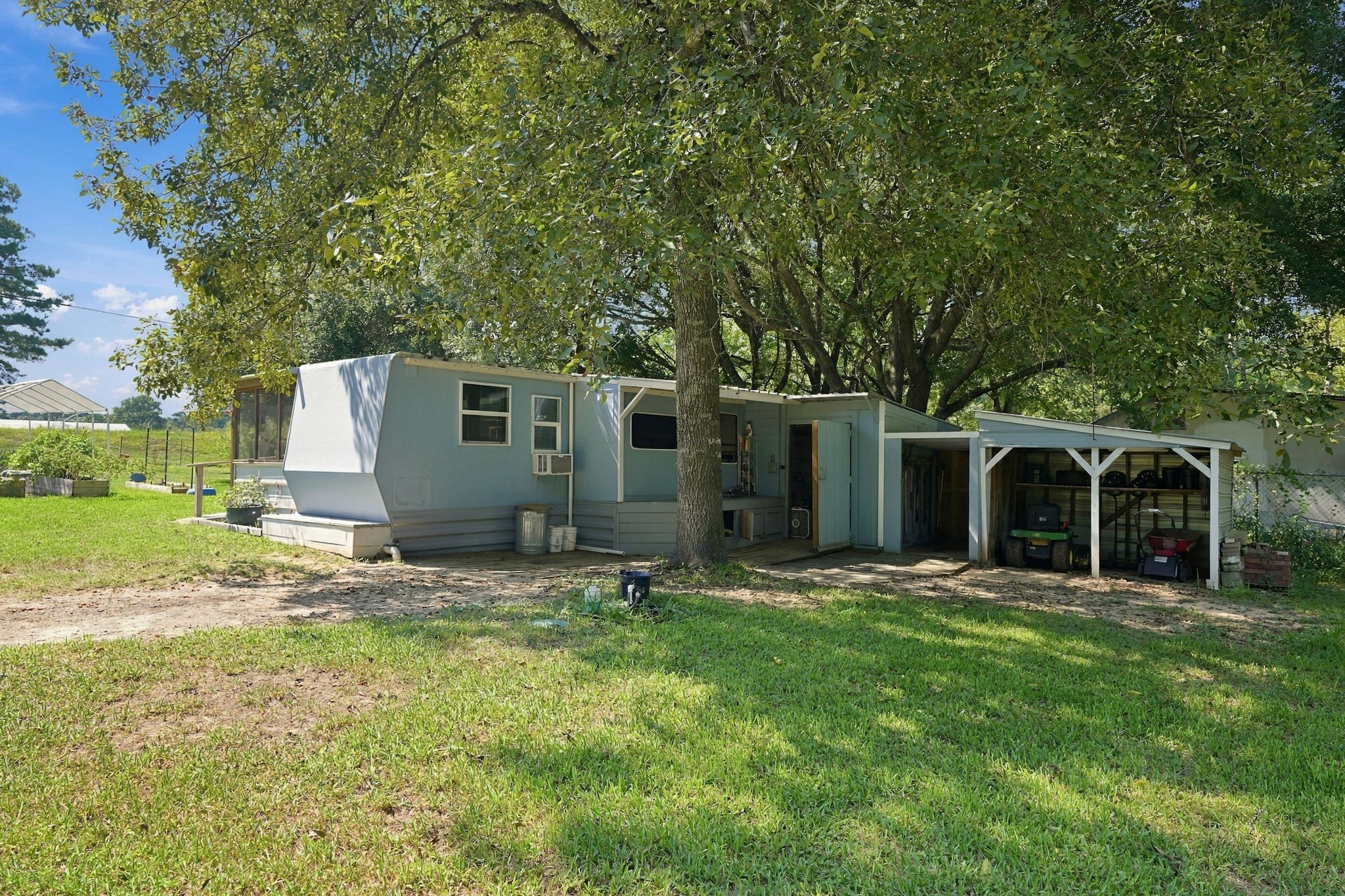 11 Pine Road W Property Photo 5
