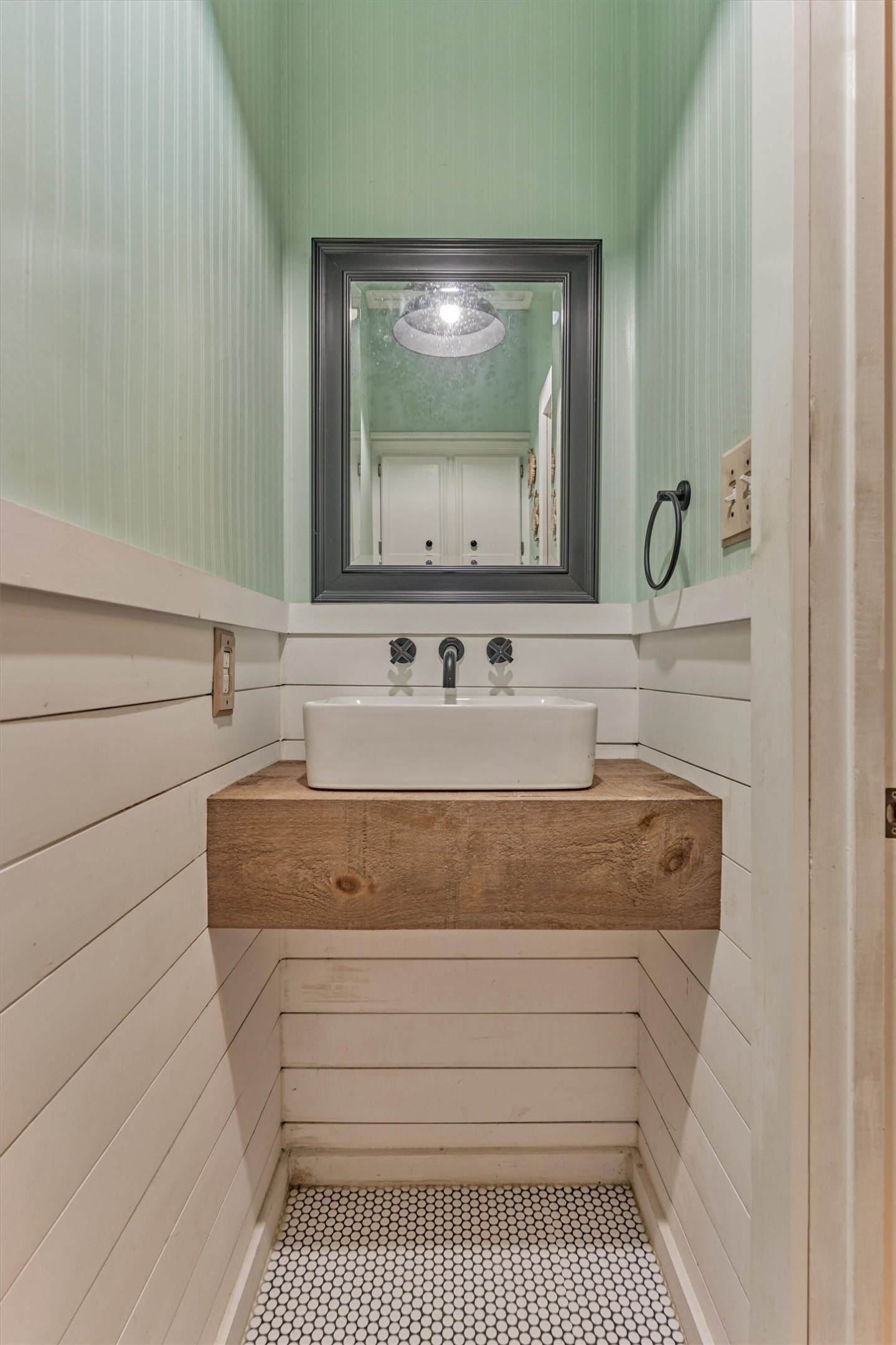 8710 Cross Country Drive Property Photo 8