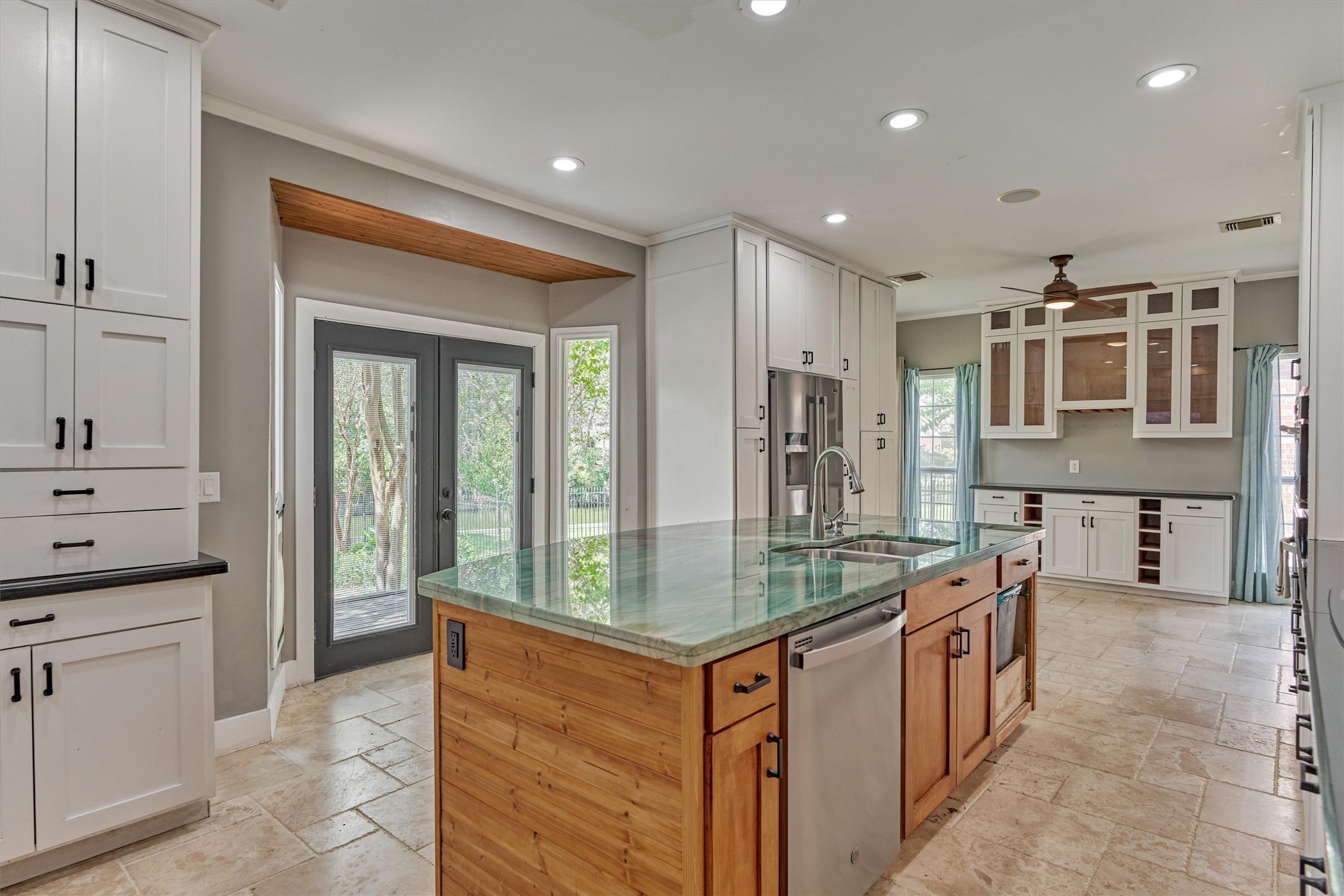 8710 Cross Country Drive Property Photo 12