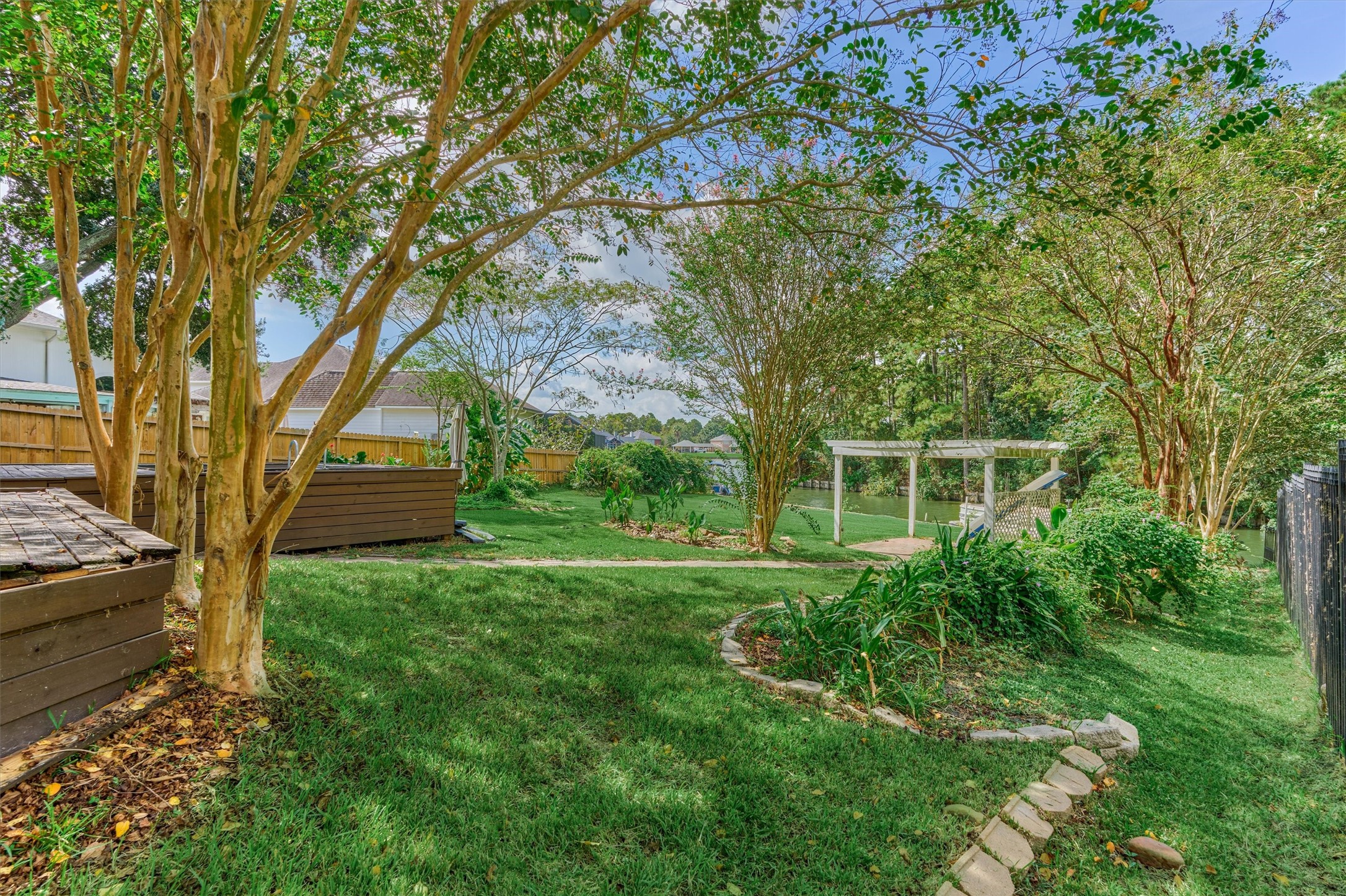 8710 Cross Country Drive Property Photo 32