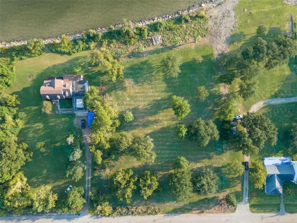 00 Crow Road Property Photo 2