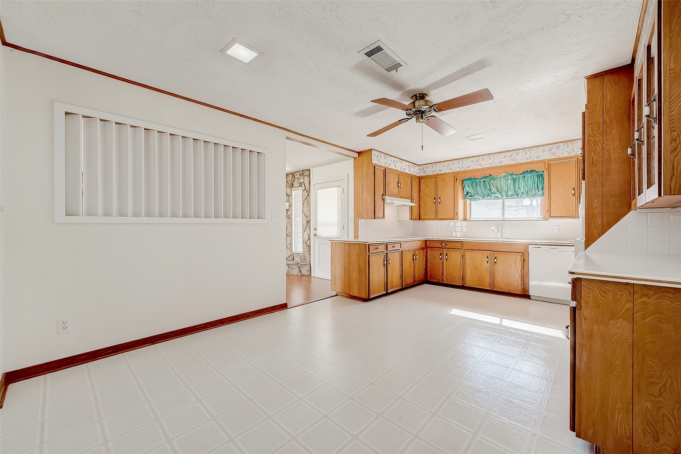9306 Union Street Property Photo 15