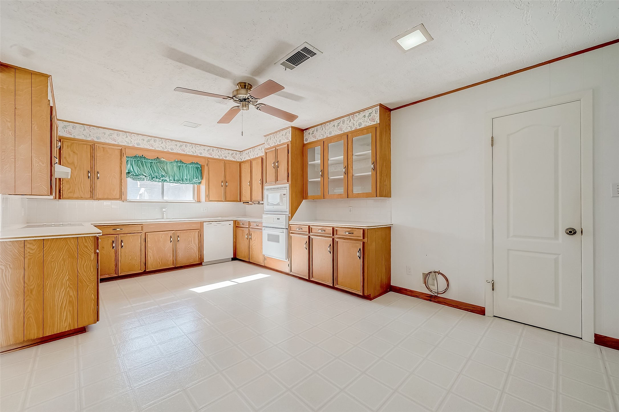 9306 Union Street Property Photo 16