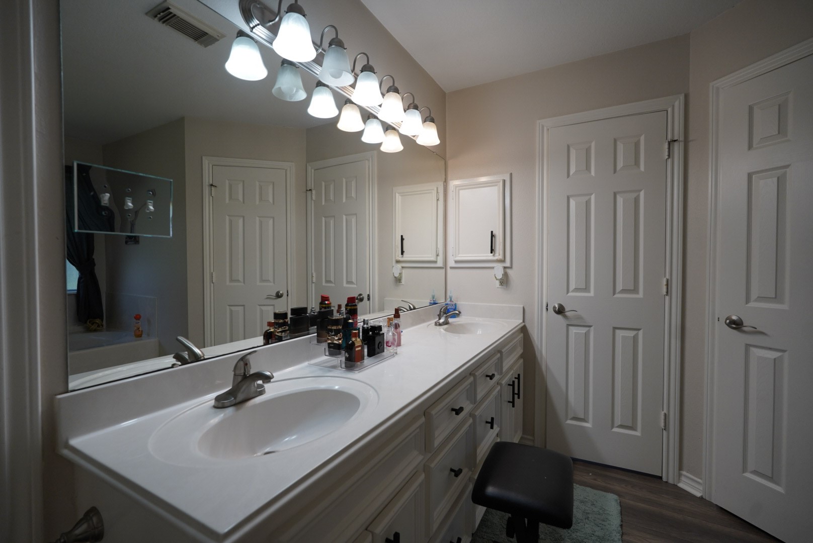 200 Canterbury Drive Property Photo 24