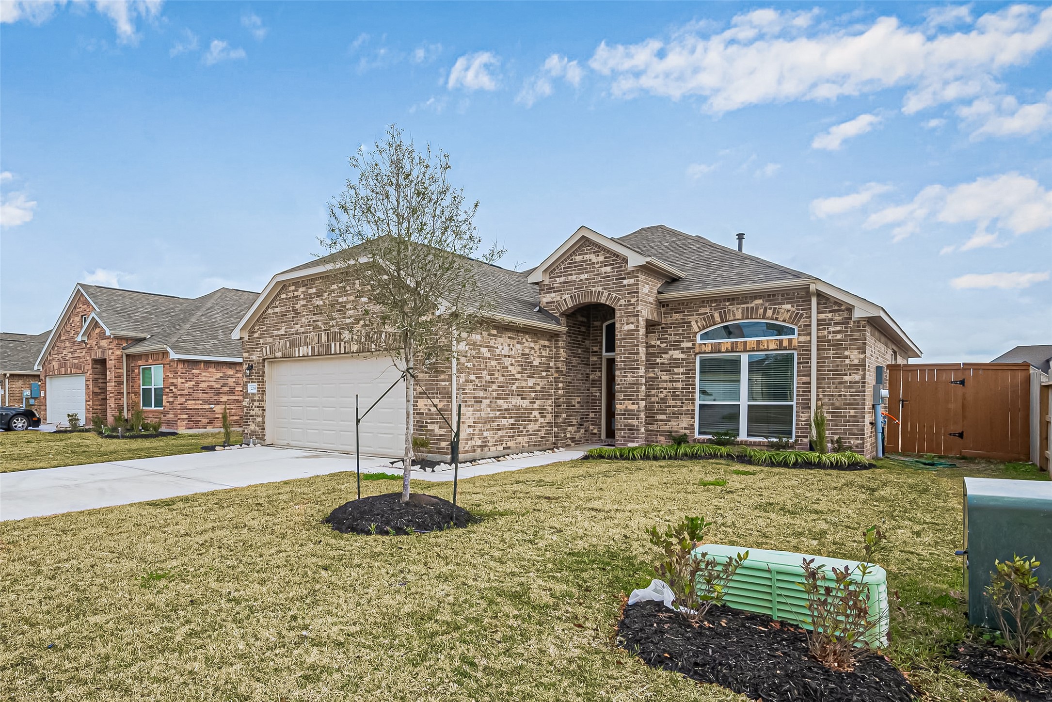 2216 Port Jackson Property Photo 4