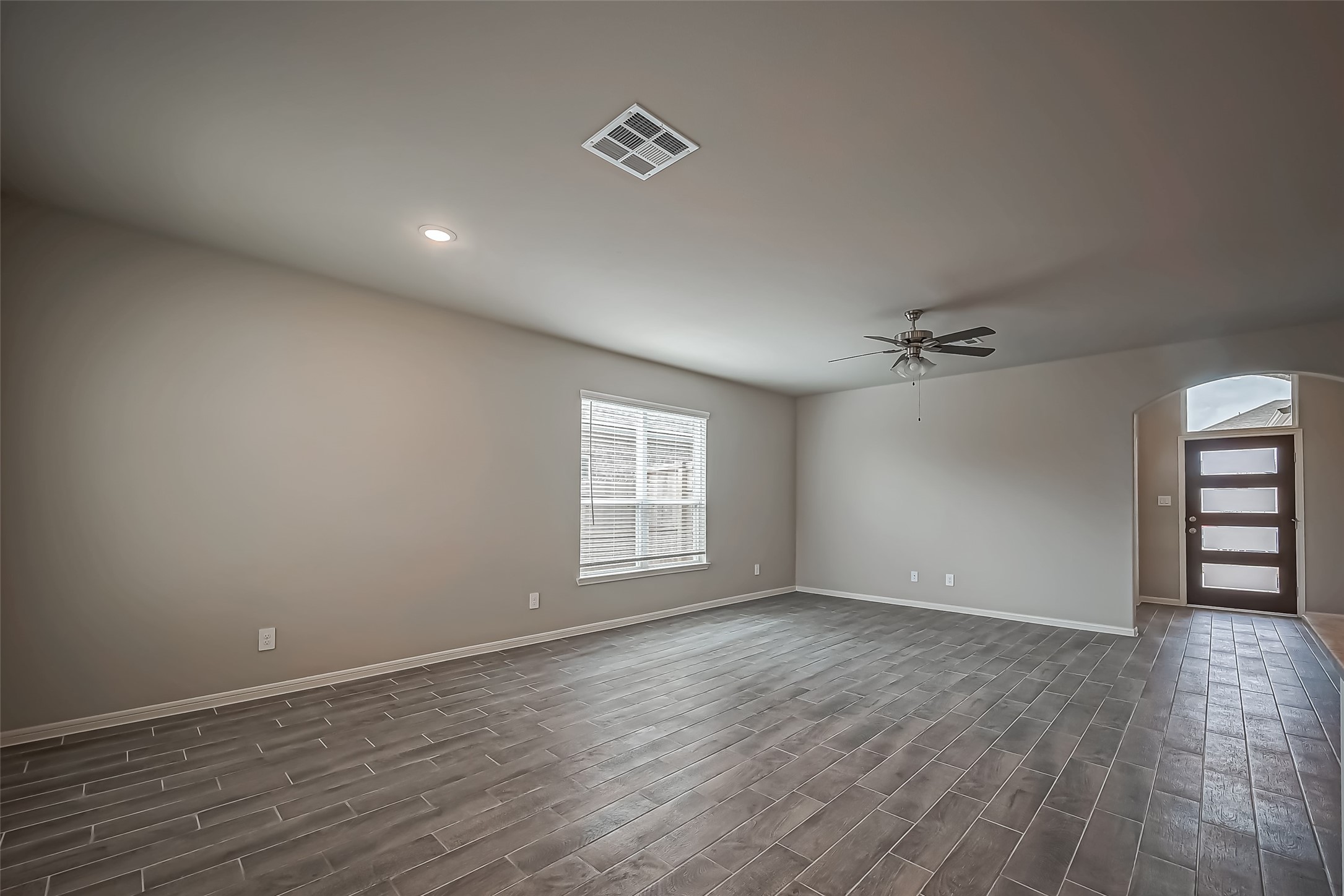2216 Port Jackson Property Photo 9