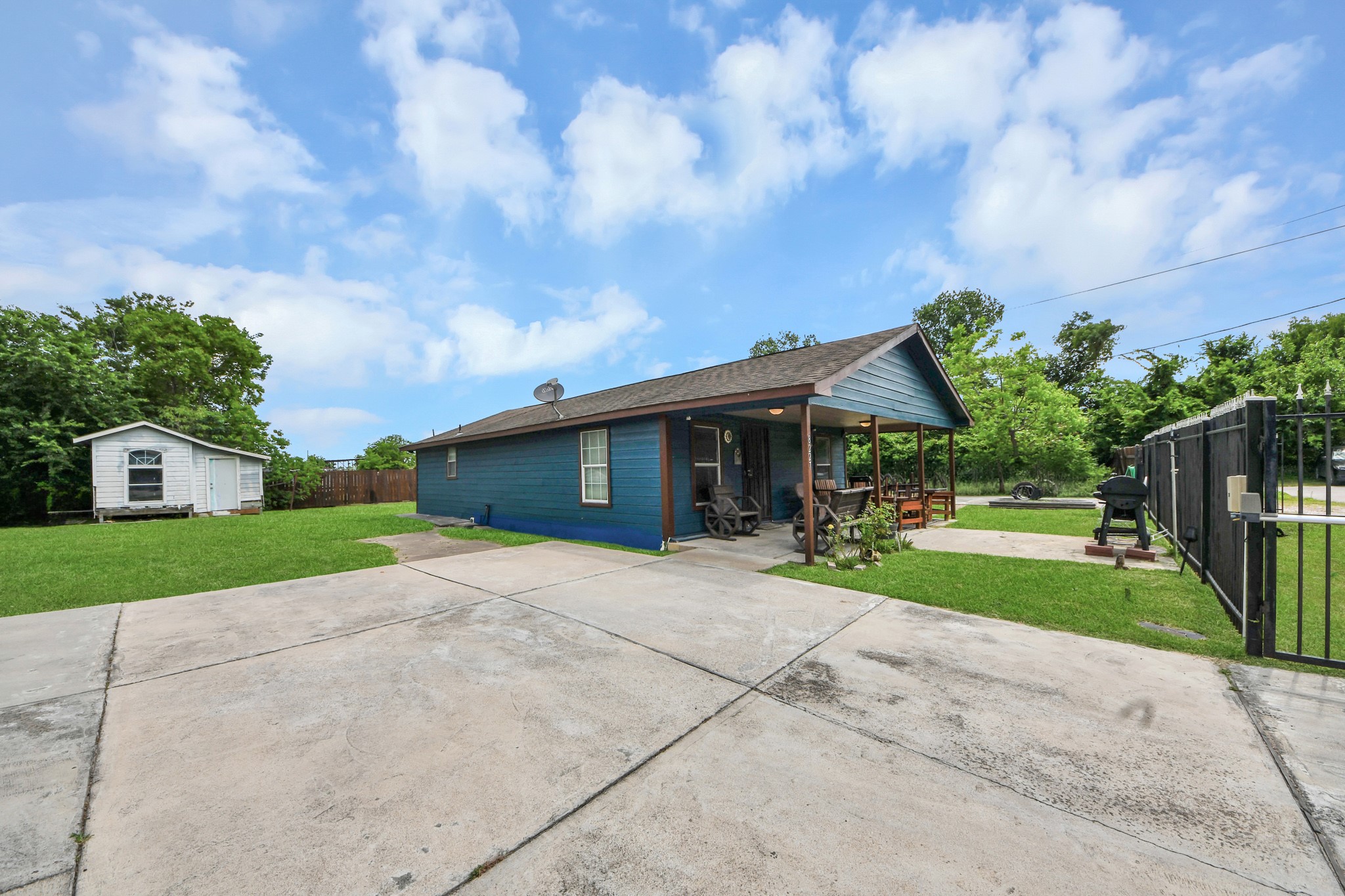 8227 Chadwick Street Property Photo 10