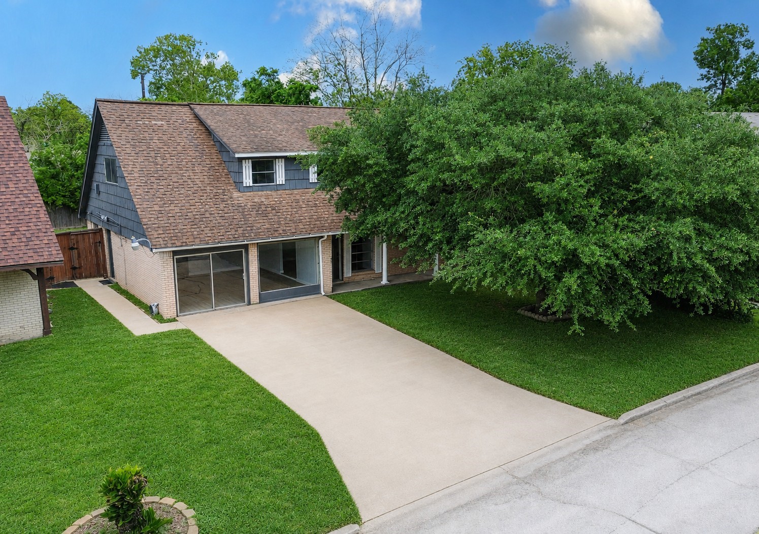 5515 Greylog Drive Property Photo 3