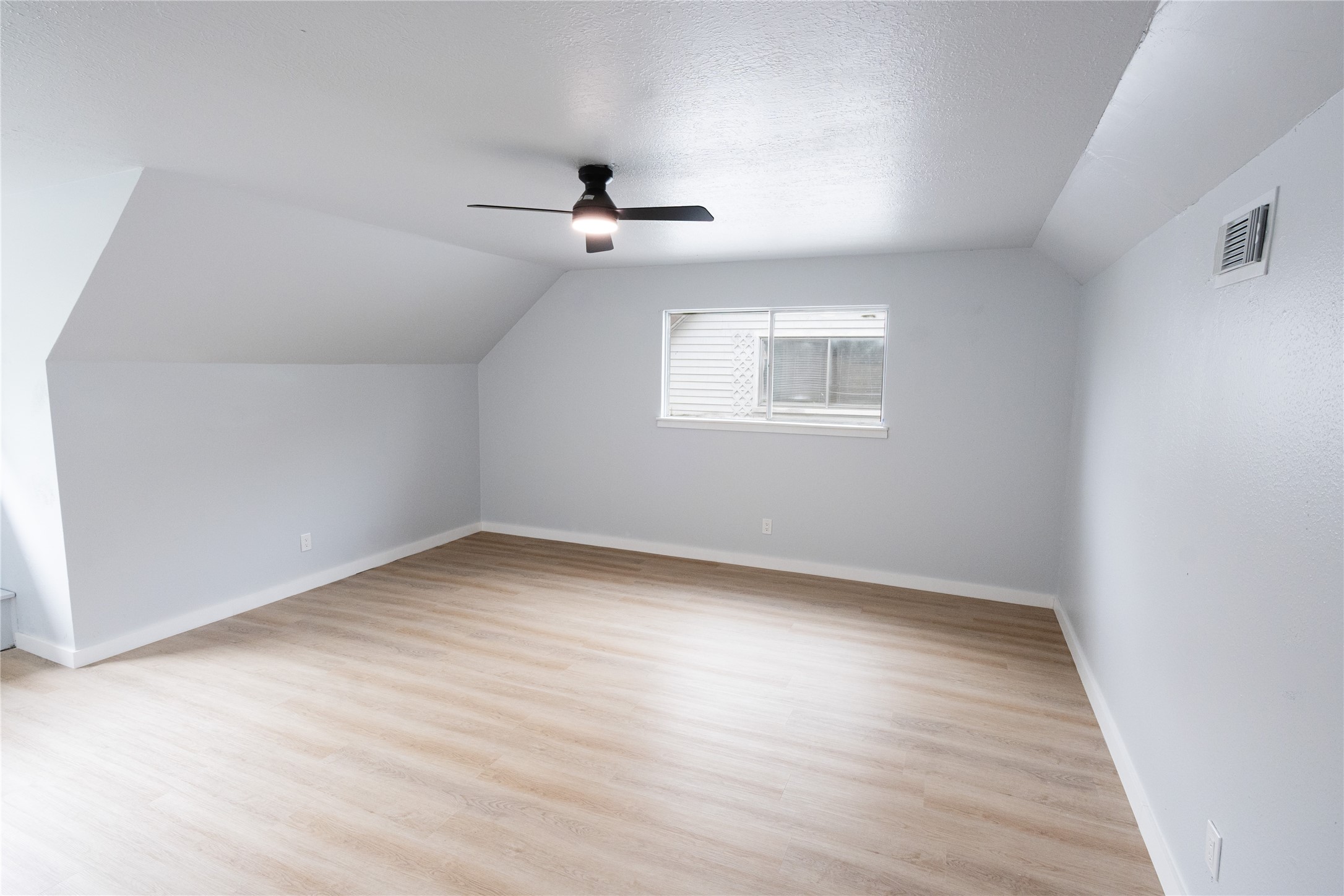 5515 Greylog Drive Property Photo 32