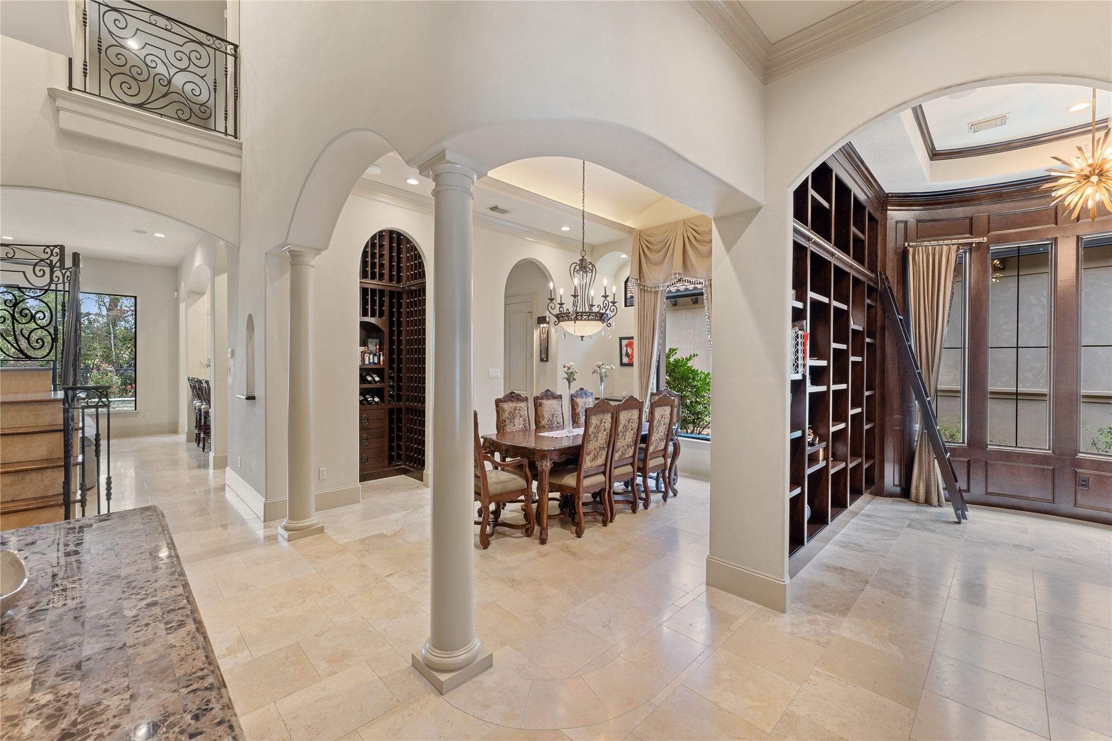 79 Golden Scroll Circle Property Photo 7