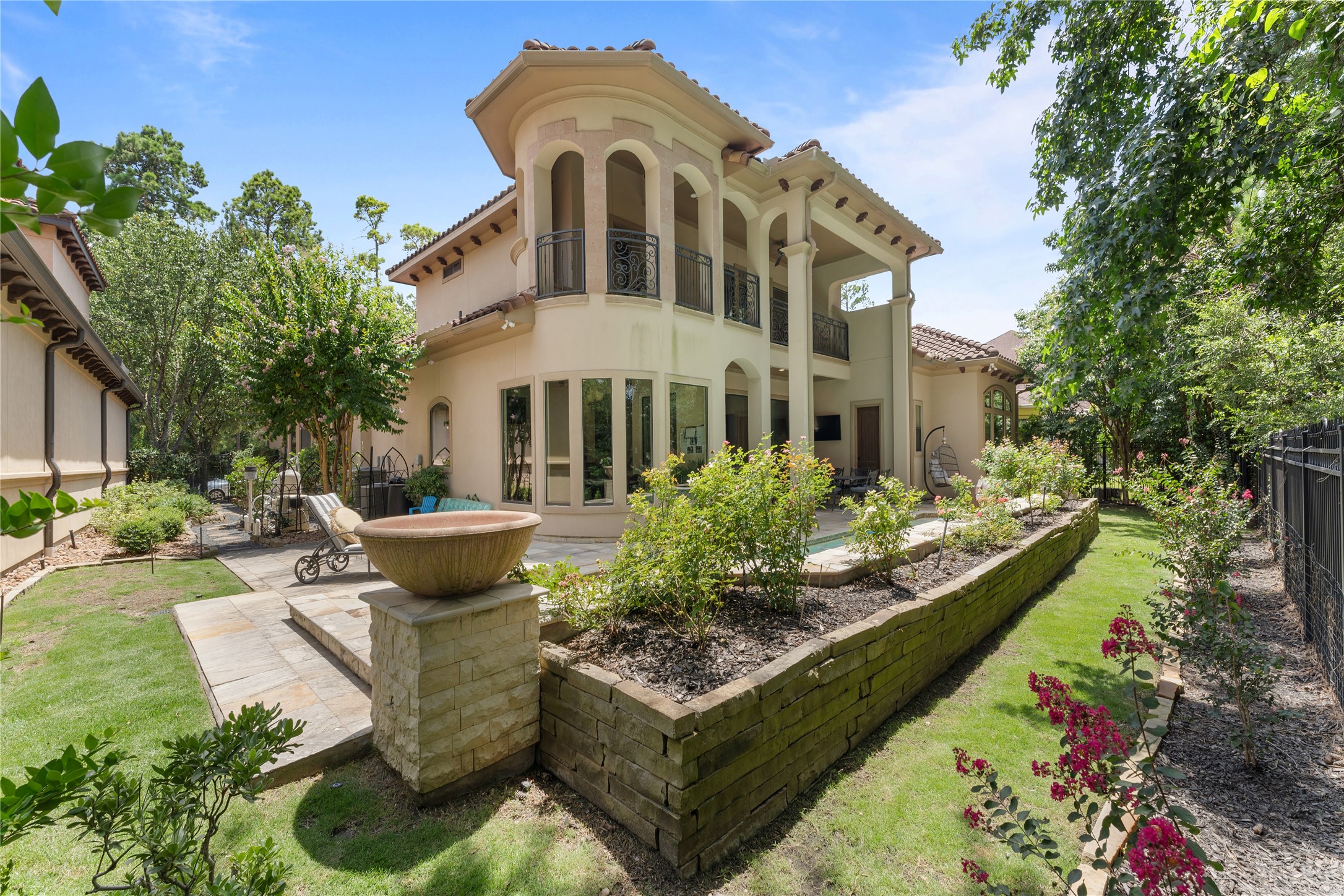 79 Golden Scroll Circle Property Photo 30