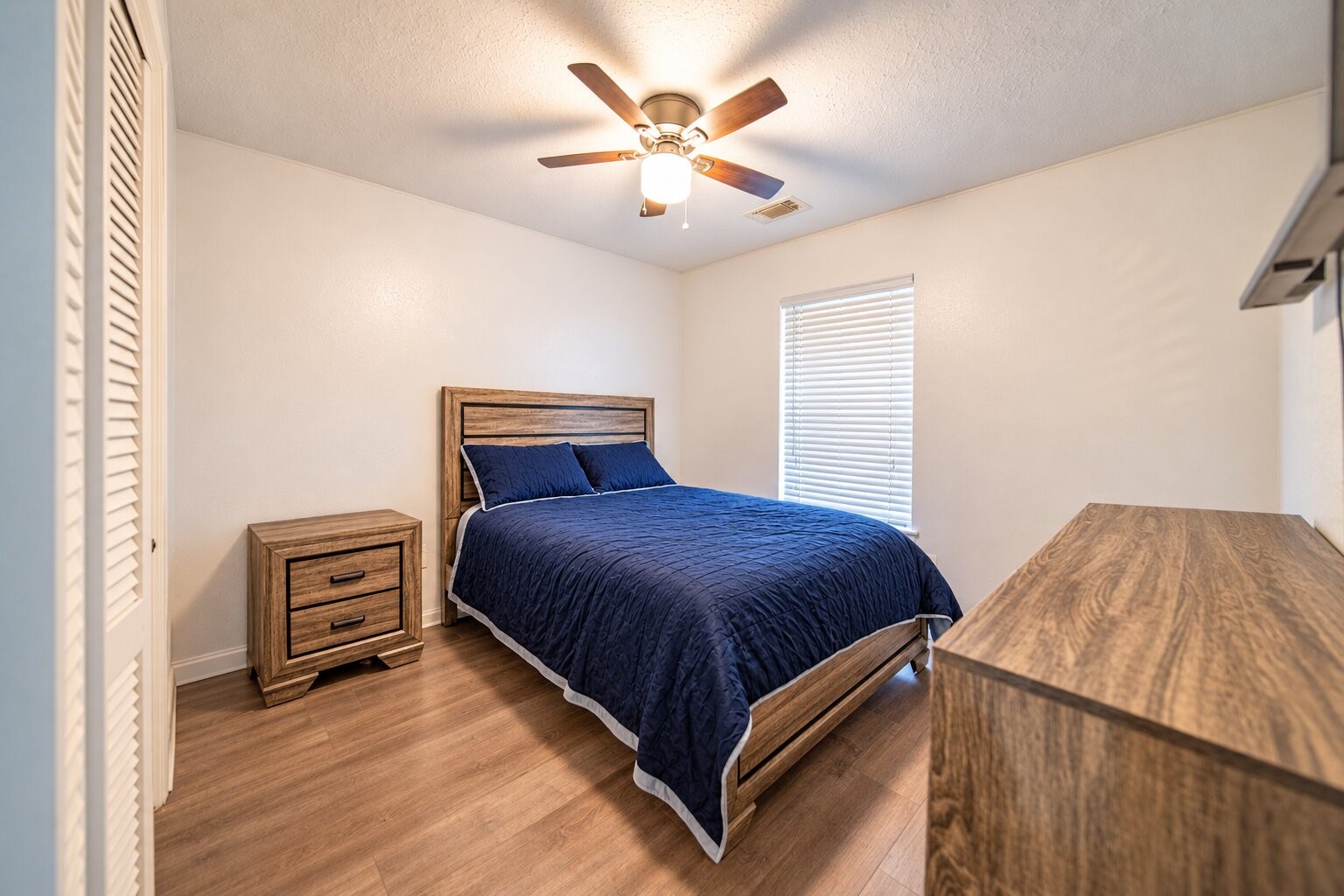 10550 Towneview Drive Property Photo 5