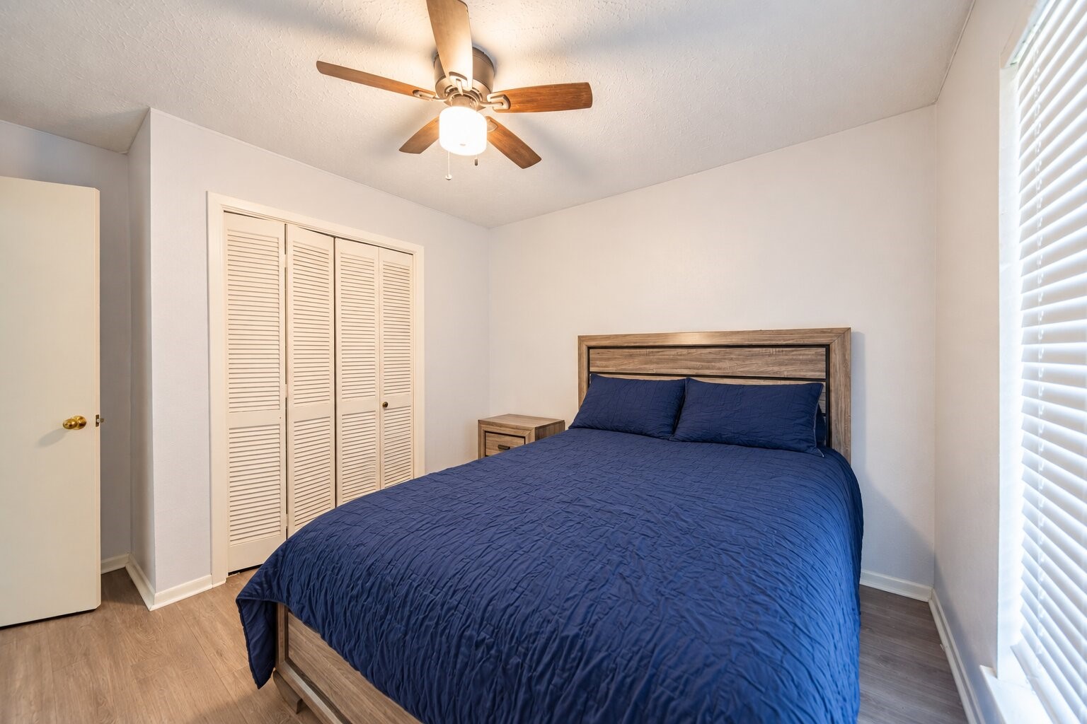 10550 Towneview Drive Property Photo 6