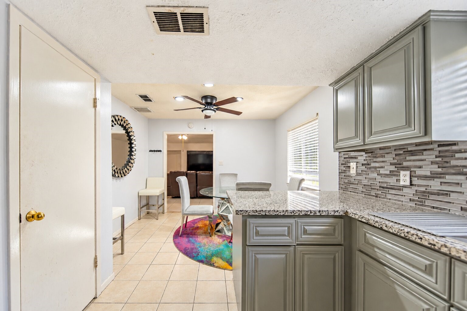 10550 Towneview Drive Property Photo 15