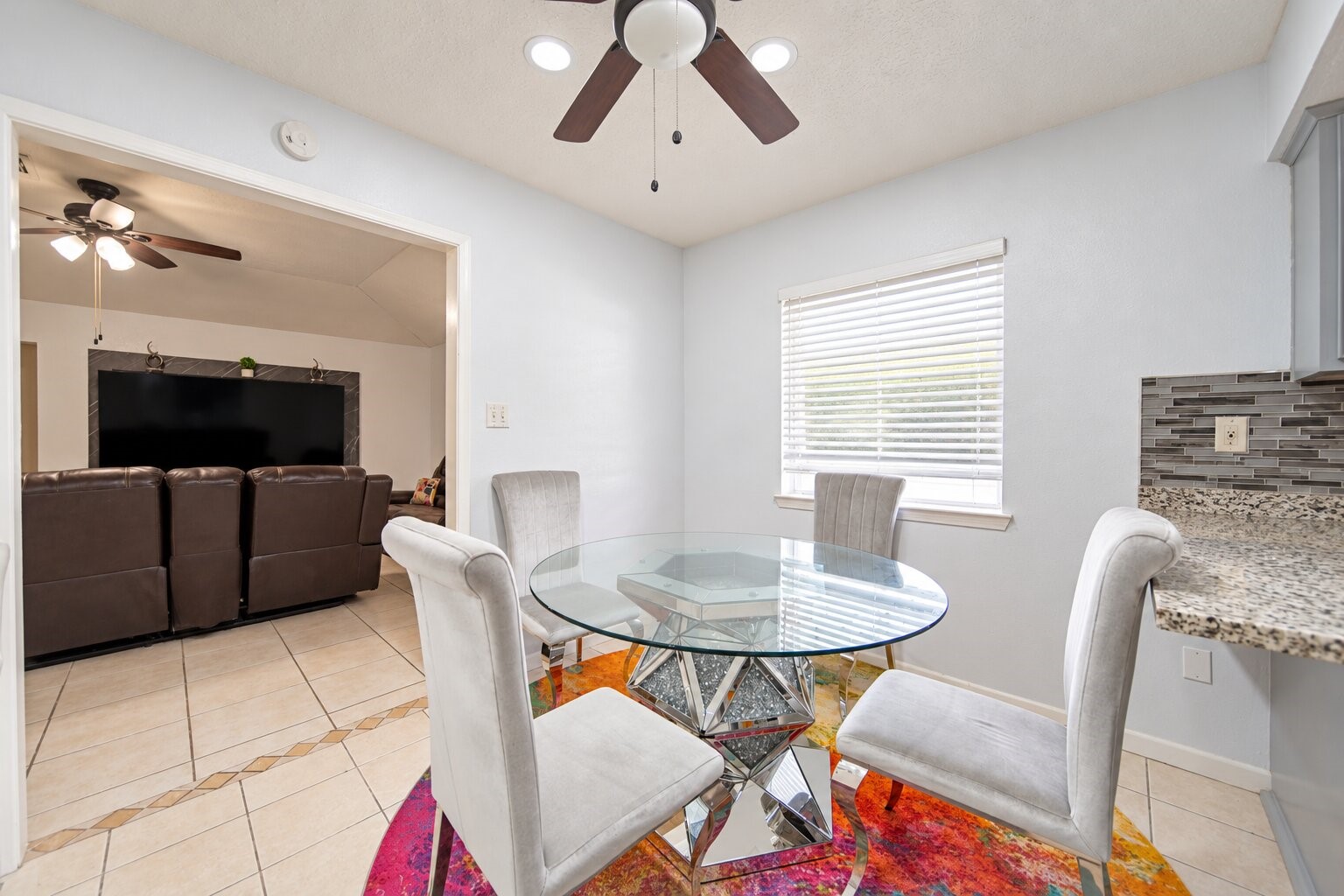 10550 Towneview Drive Property Photo 16