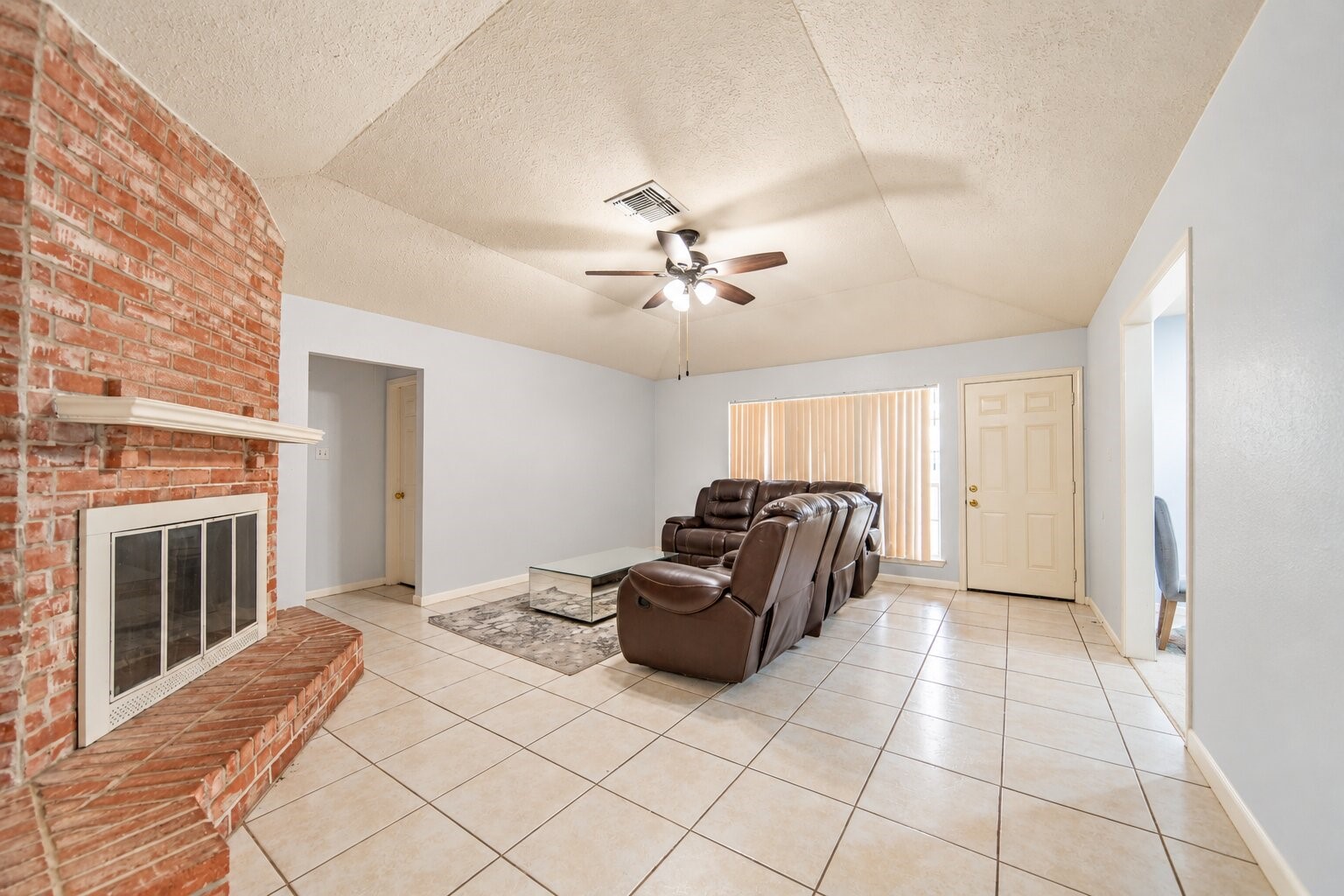 10550 Towneview Drive Property Photo 18