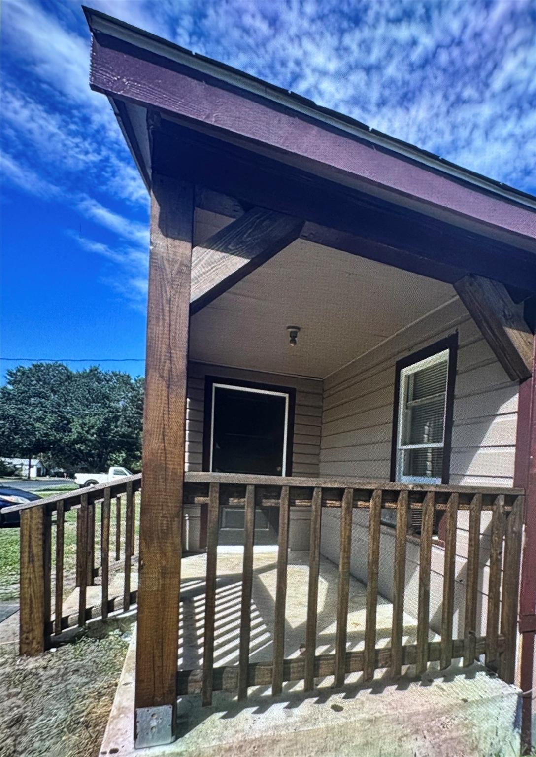 107 E South Street, Weimar Tx 78962 Property Photo 1