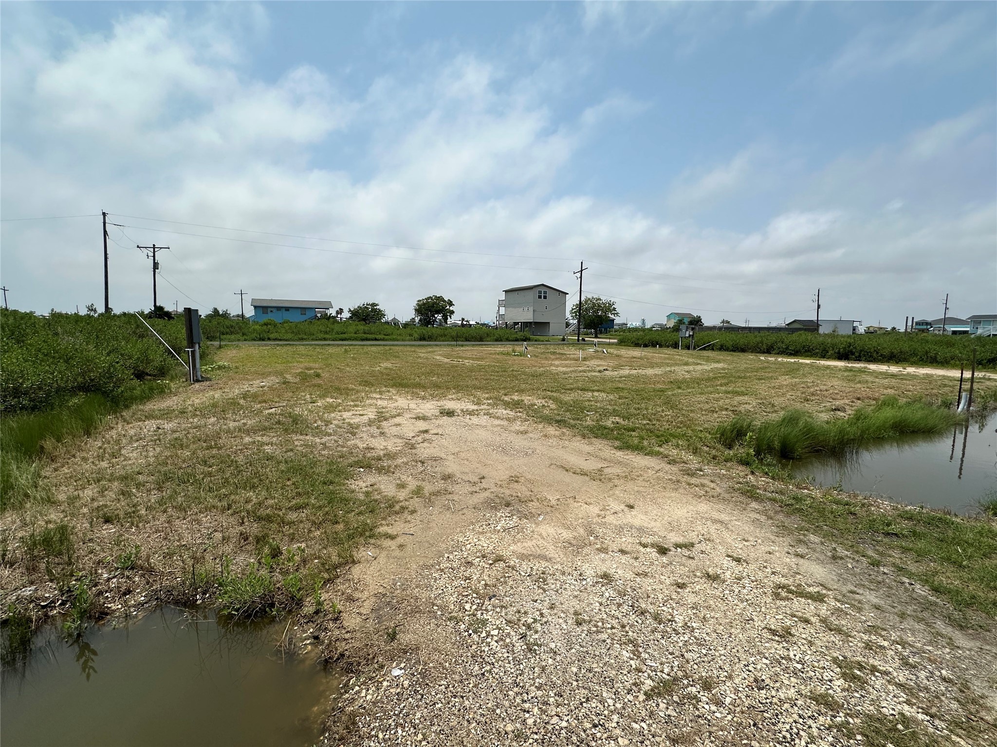 1215 W Canal Property Photo 2