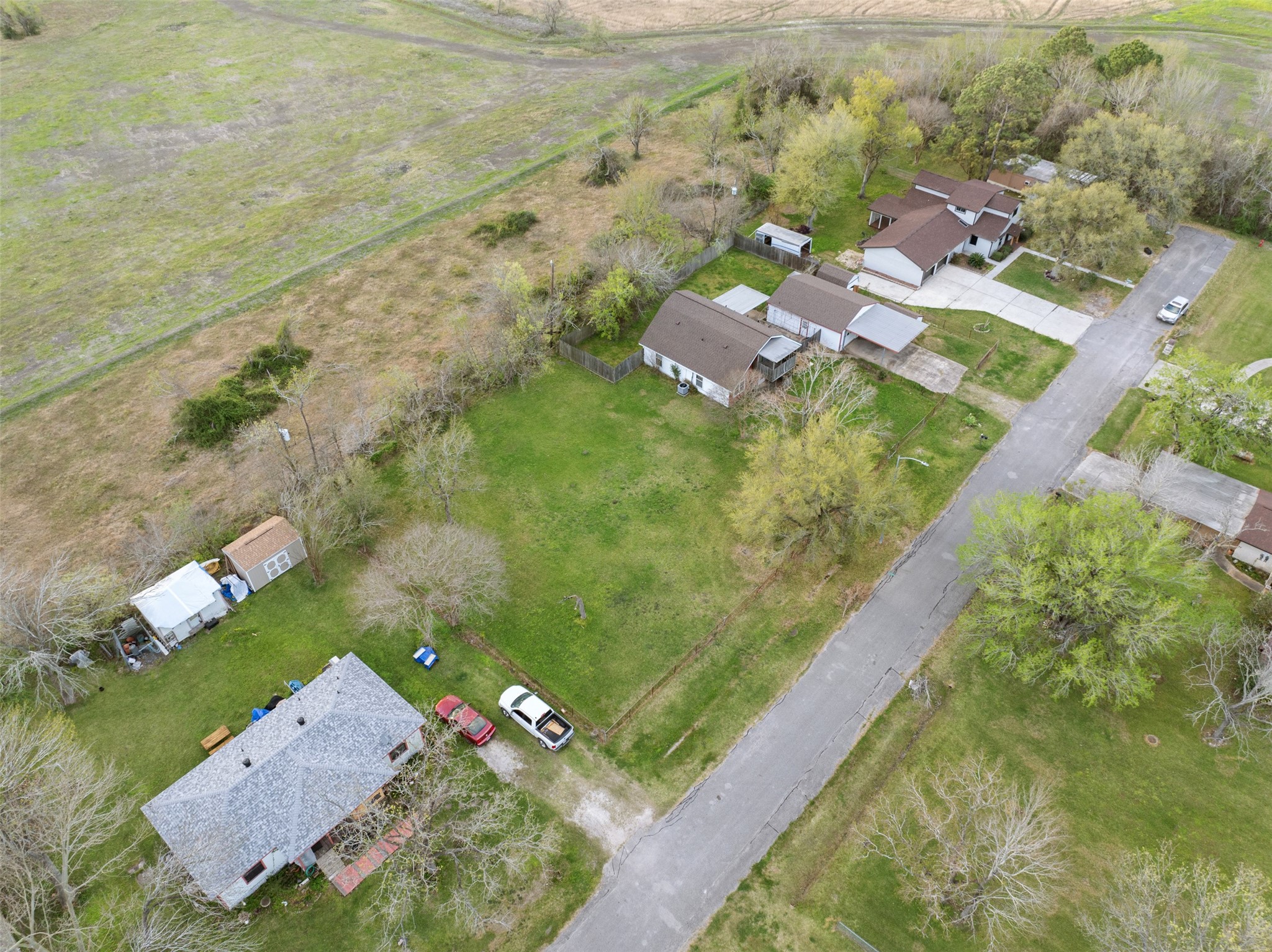 810 Robinson Road Property Photo