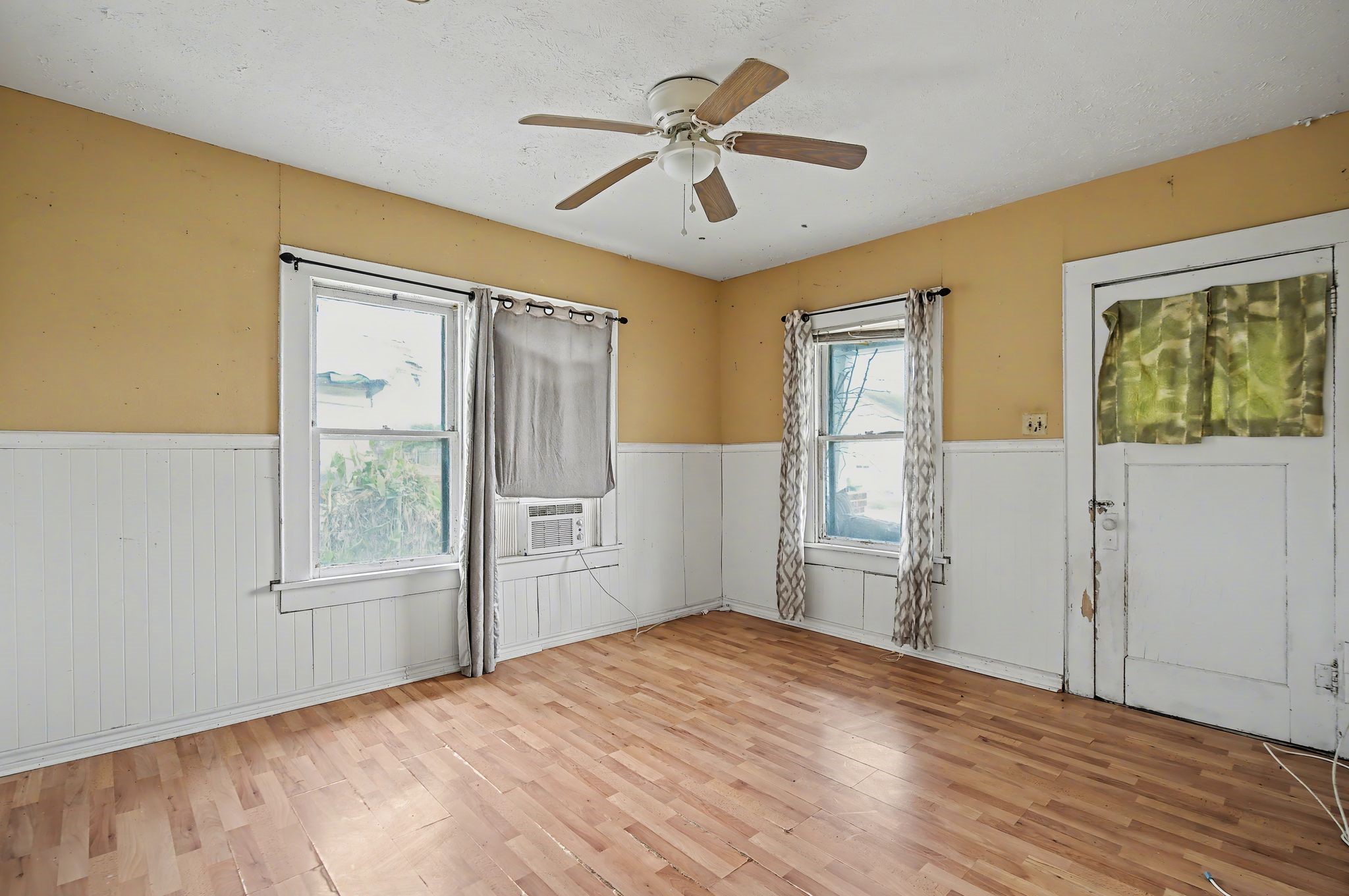 1222 Genova Street Property Photo 8