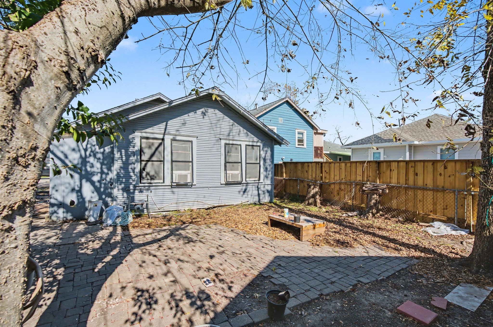 1222 Genova Street Property Photo 15