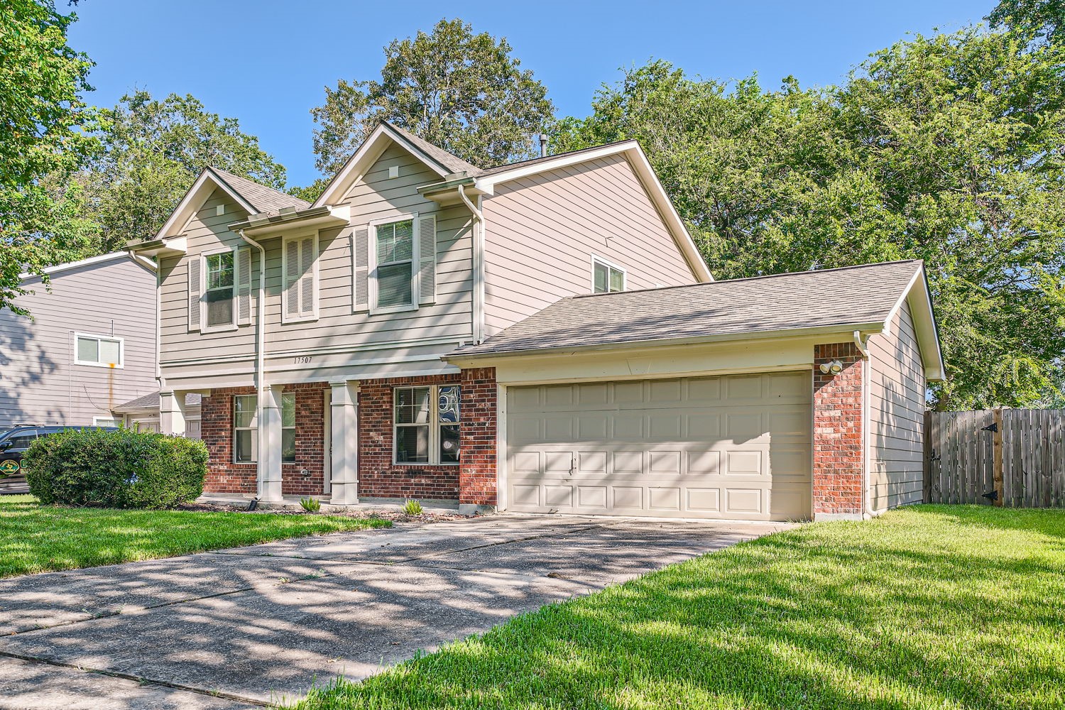 17507 S Compass Rose Circle Property Photo 2