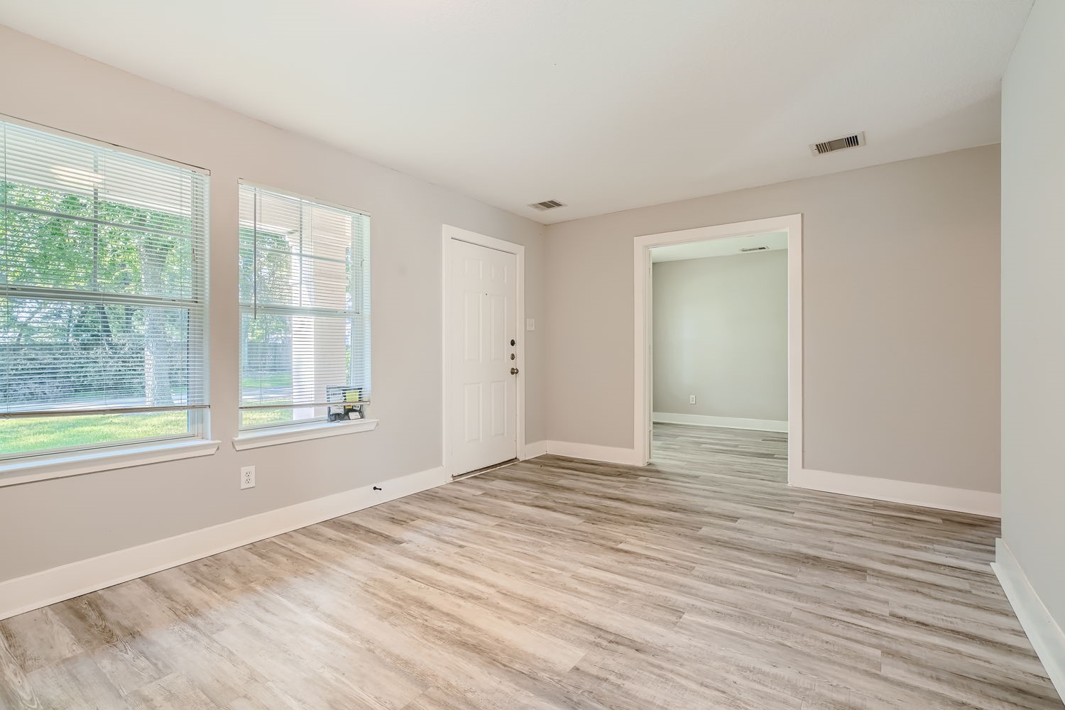 17507 S Compass Rose Circle Property Photo 3