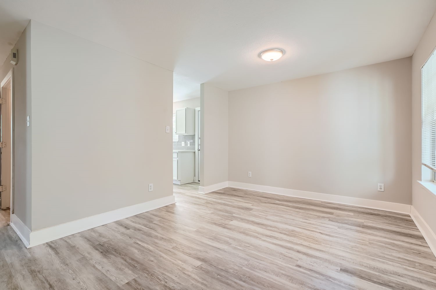 17507 S Compass Rose Circle Property Photo 6