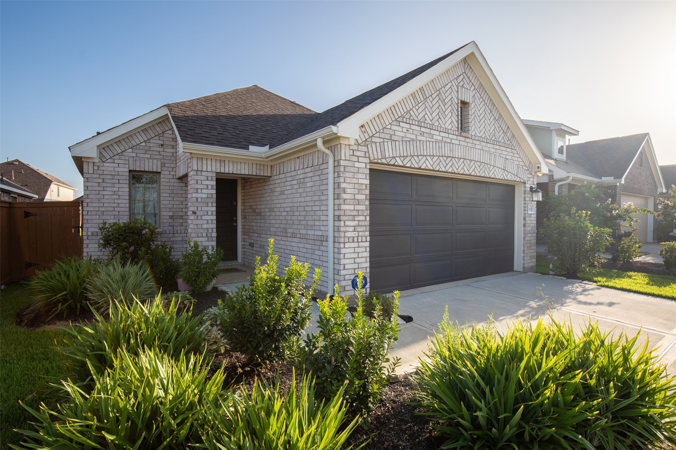21650 Sandy Dune Drive Property Photo 3