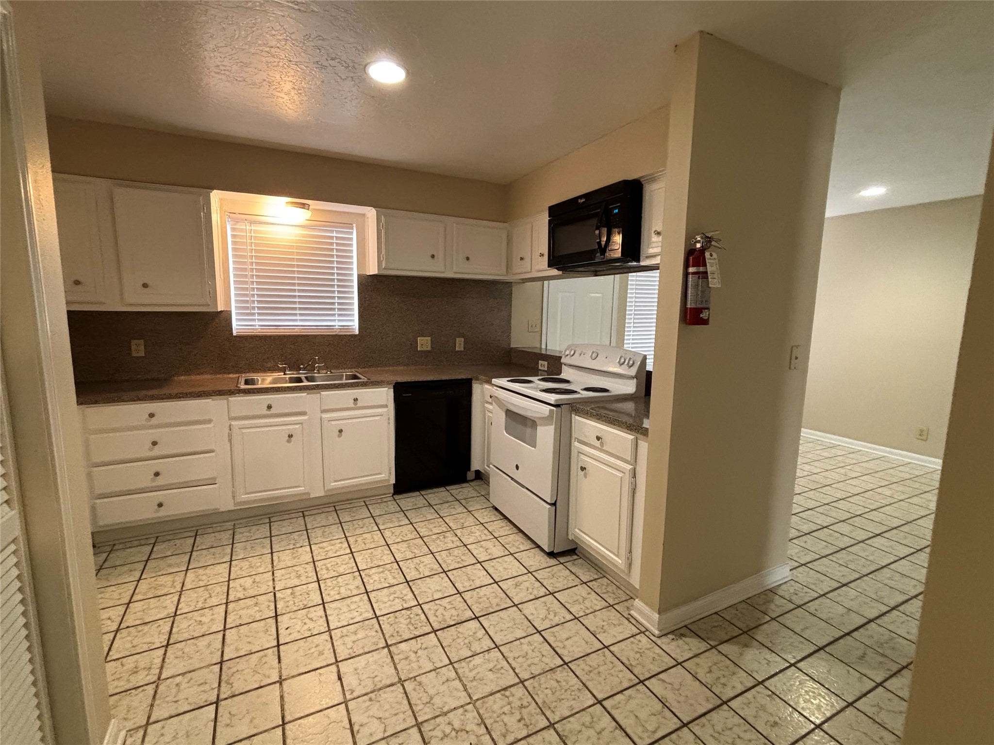 3416 Avenue P Property Photo 5