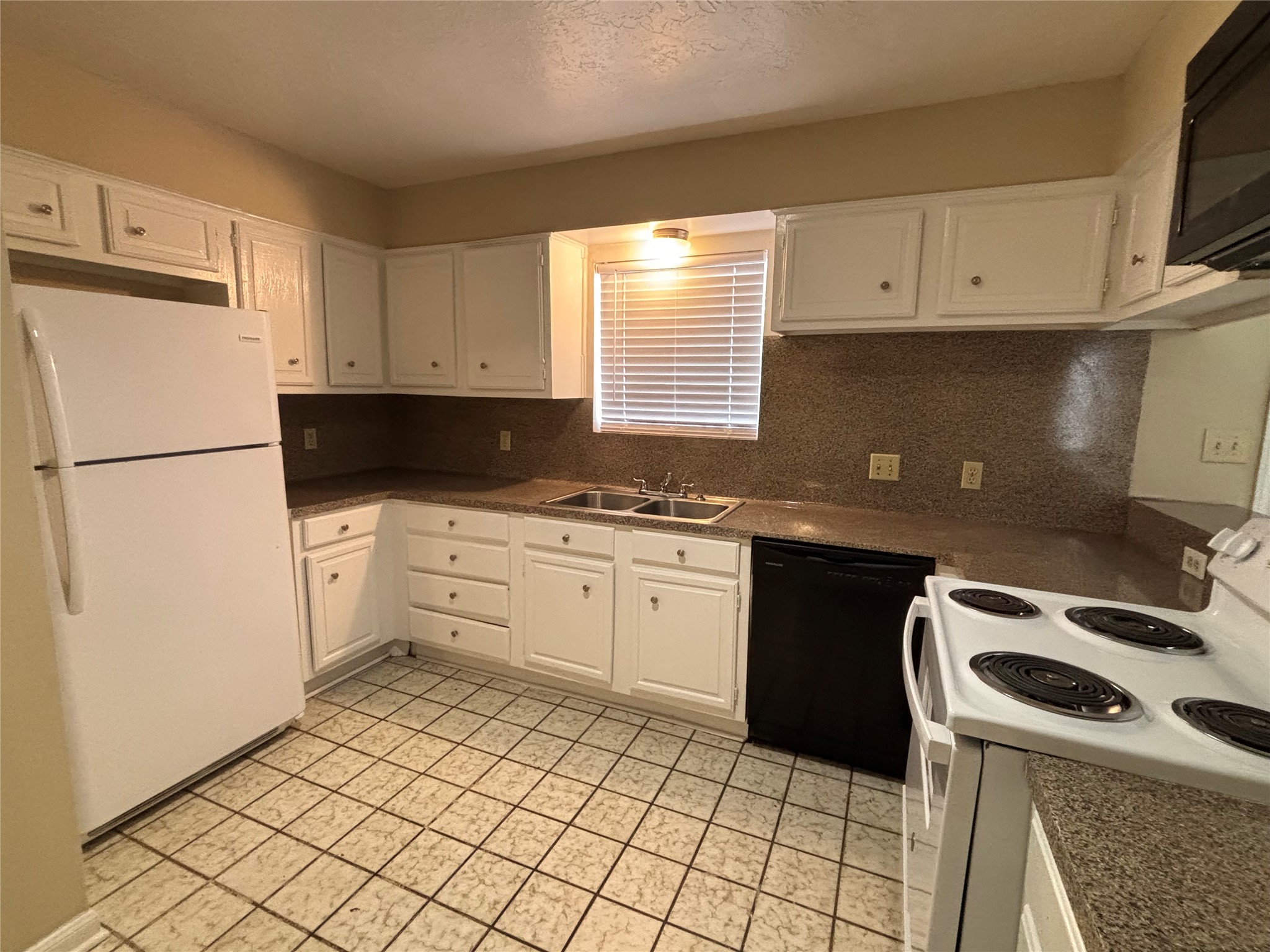 3416 Avenue P Property Photo 6