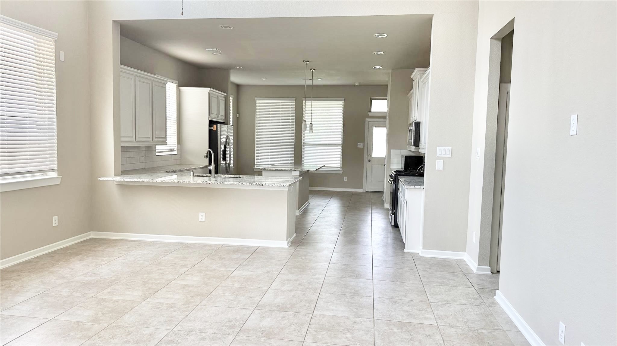 16018 Muster Oak Drive Property Photo 3
