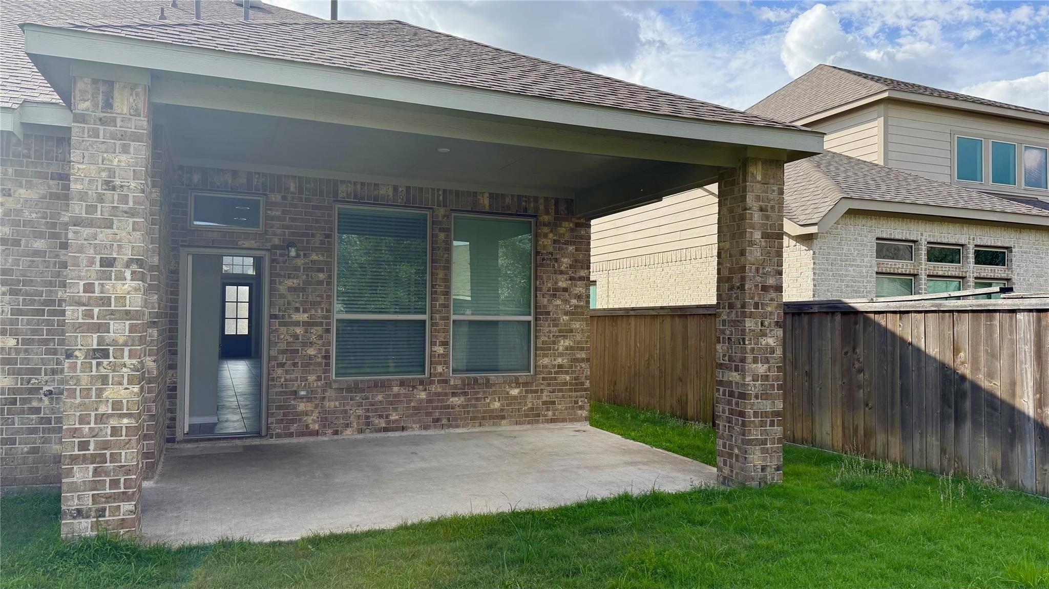 16018 Muster Oak Drive Property Photo 9
