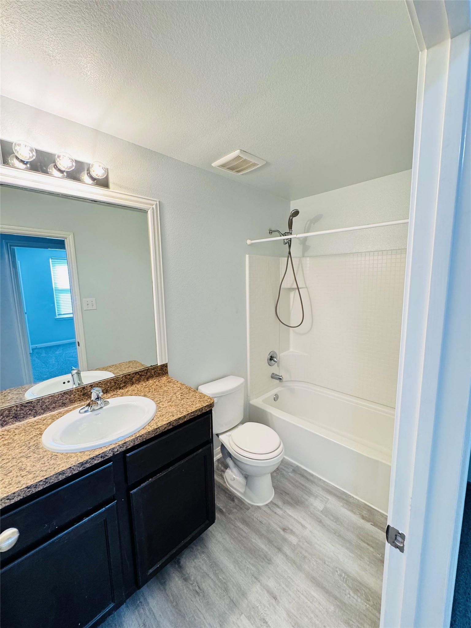 2050 Wilde Elm Drive Property Photo 19