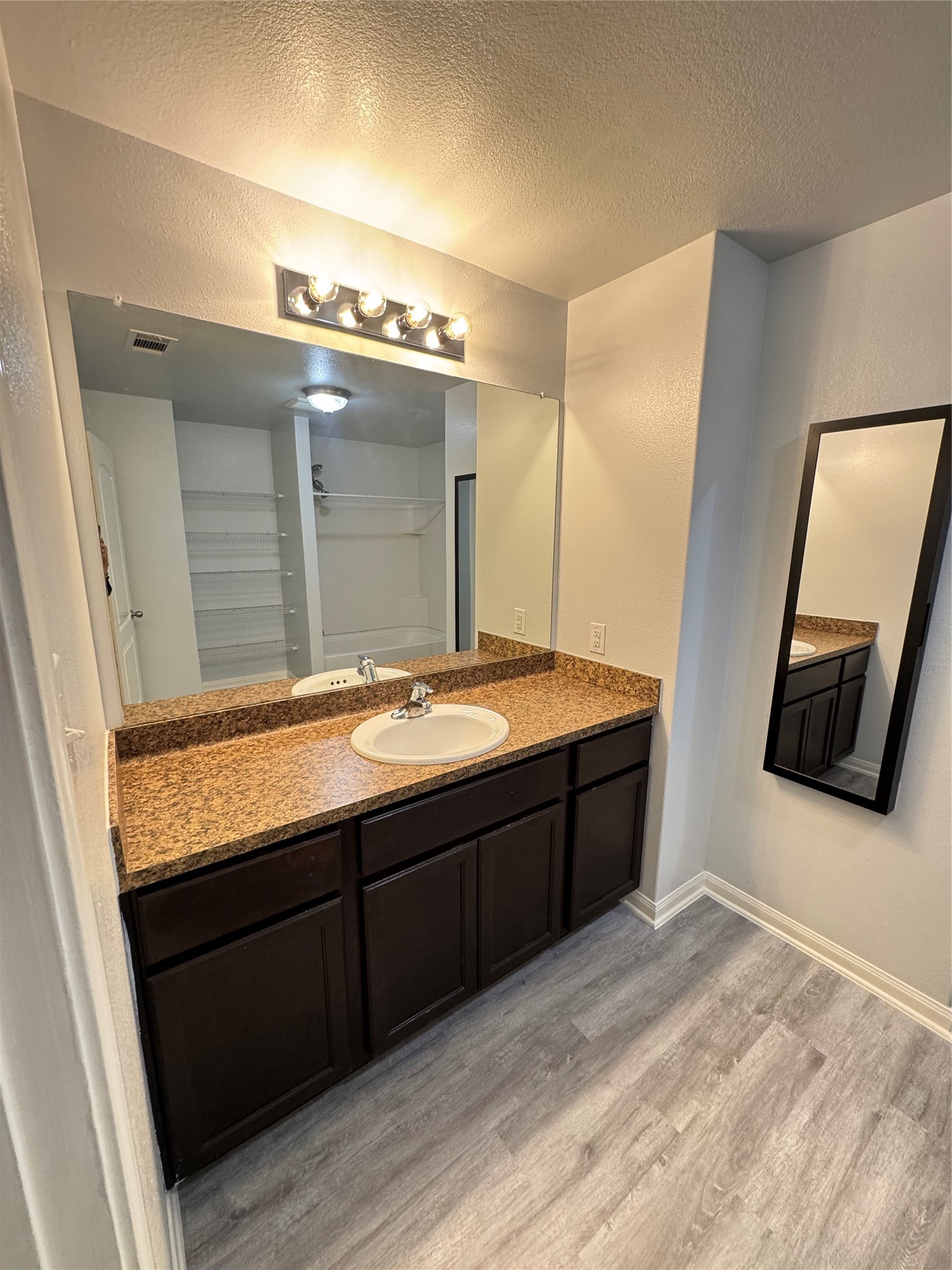 2050 Wilde Elm Drive Property Photo 25